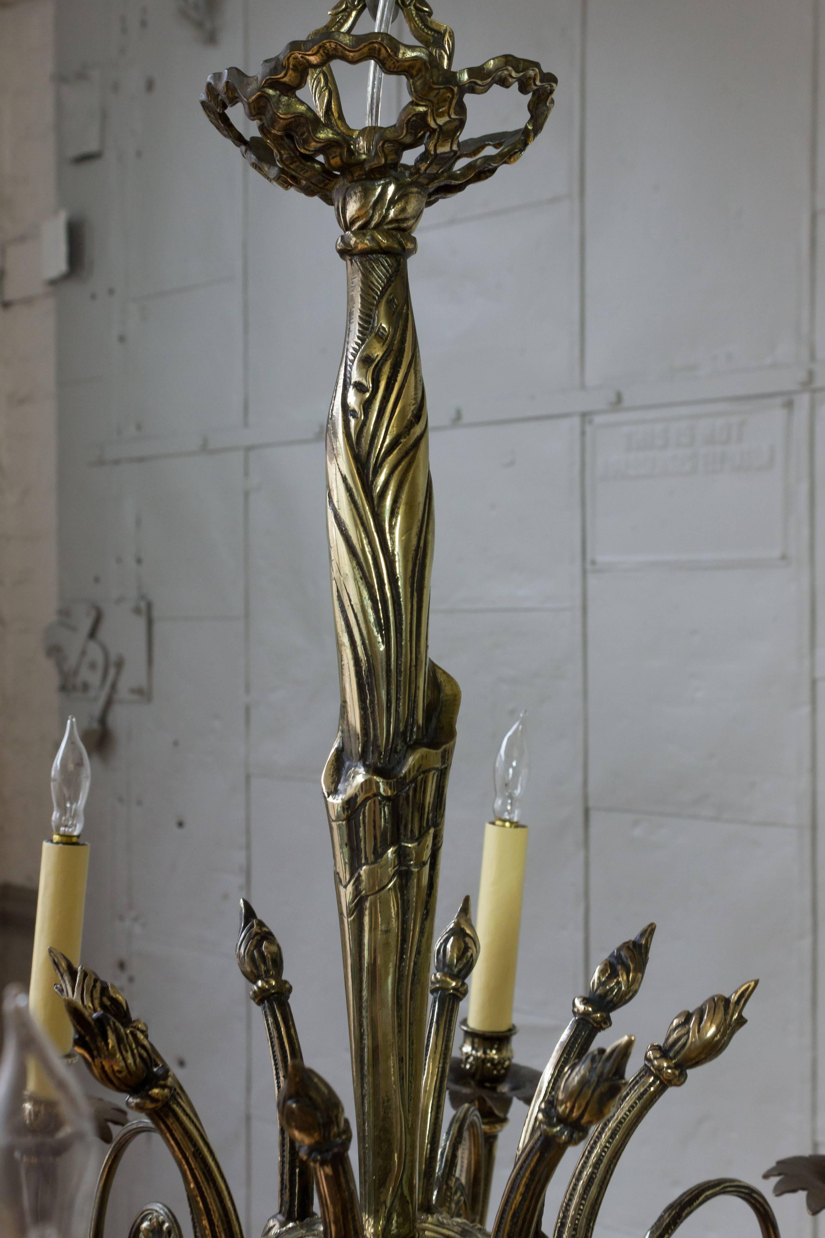 French Art Deco Style Brass and Bronze Eight-Arm Chandelier For Sale 1