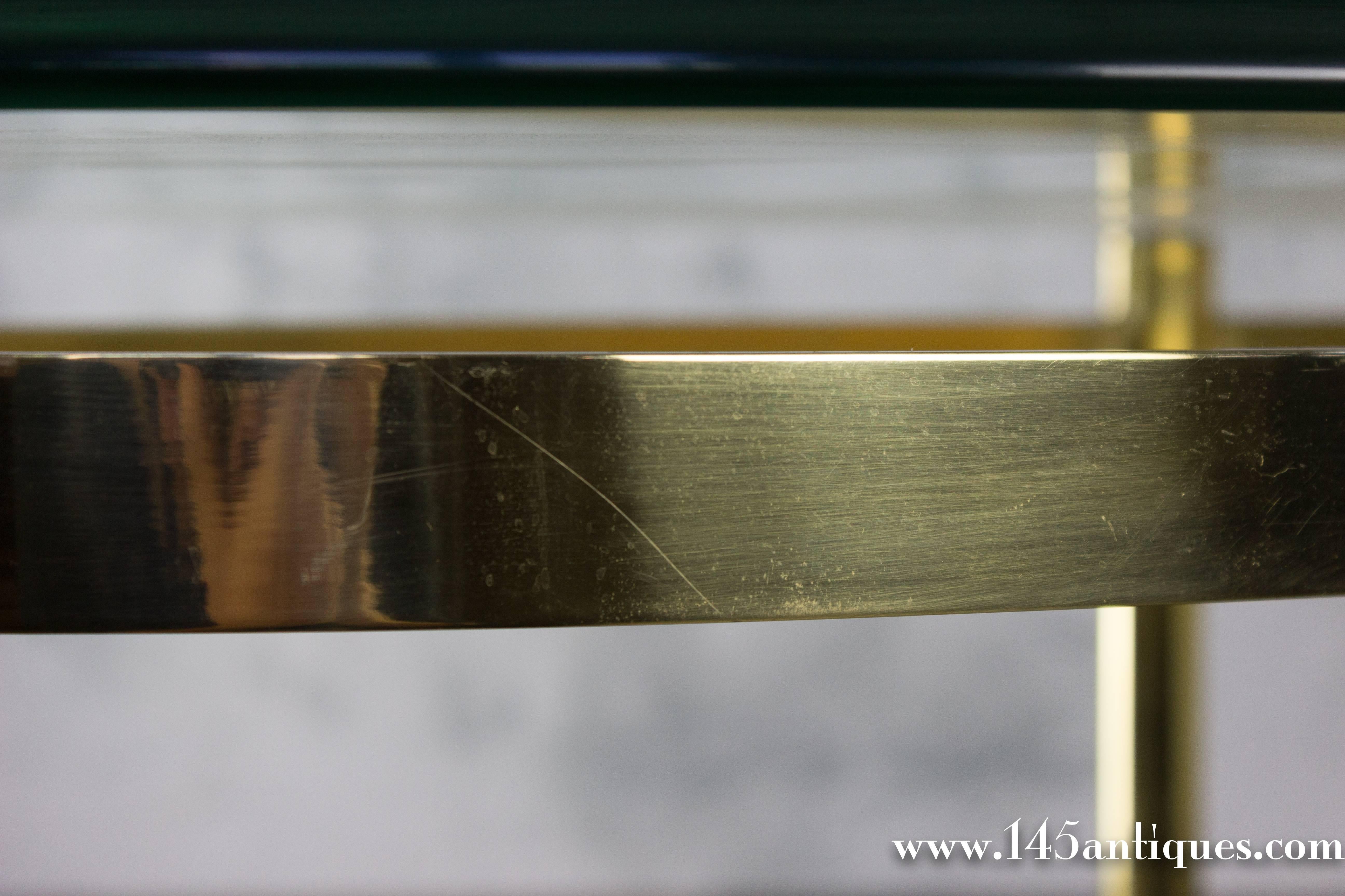 Table basse ovale italienne en laiton et verre:: années 1940 2