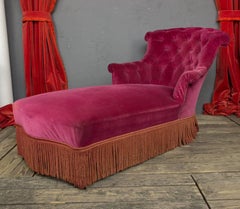 French Chaise Longue in Red Tufted Velvet
