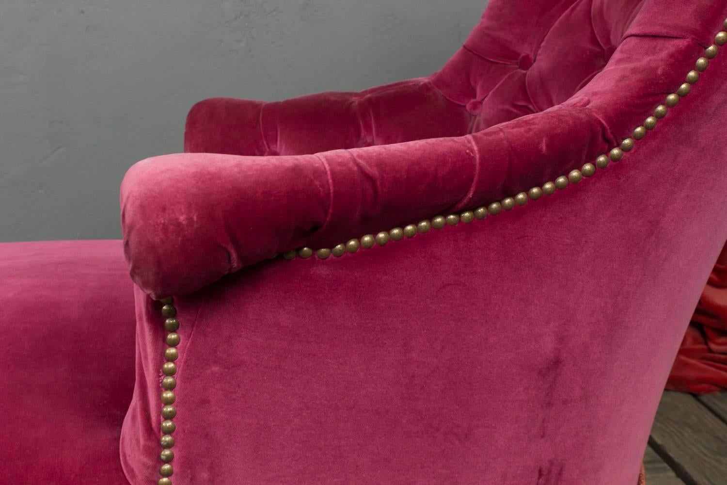 French Chaise Longue in Red Tufted Velvet at 1stDibs red velvet