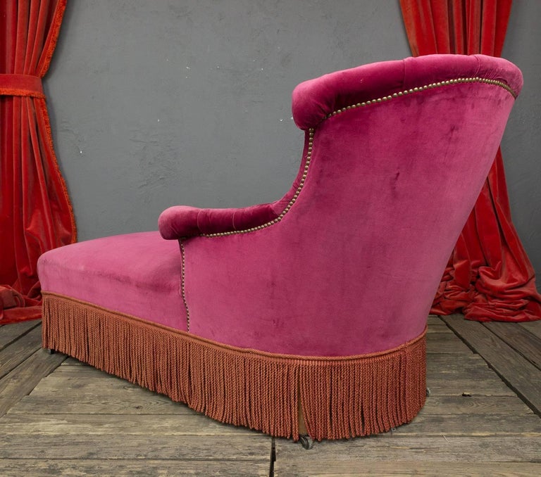 French Chaise Longue in Red Tufted Velvet at 1stdibs