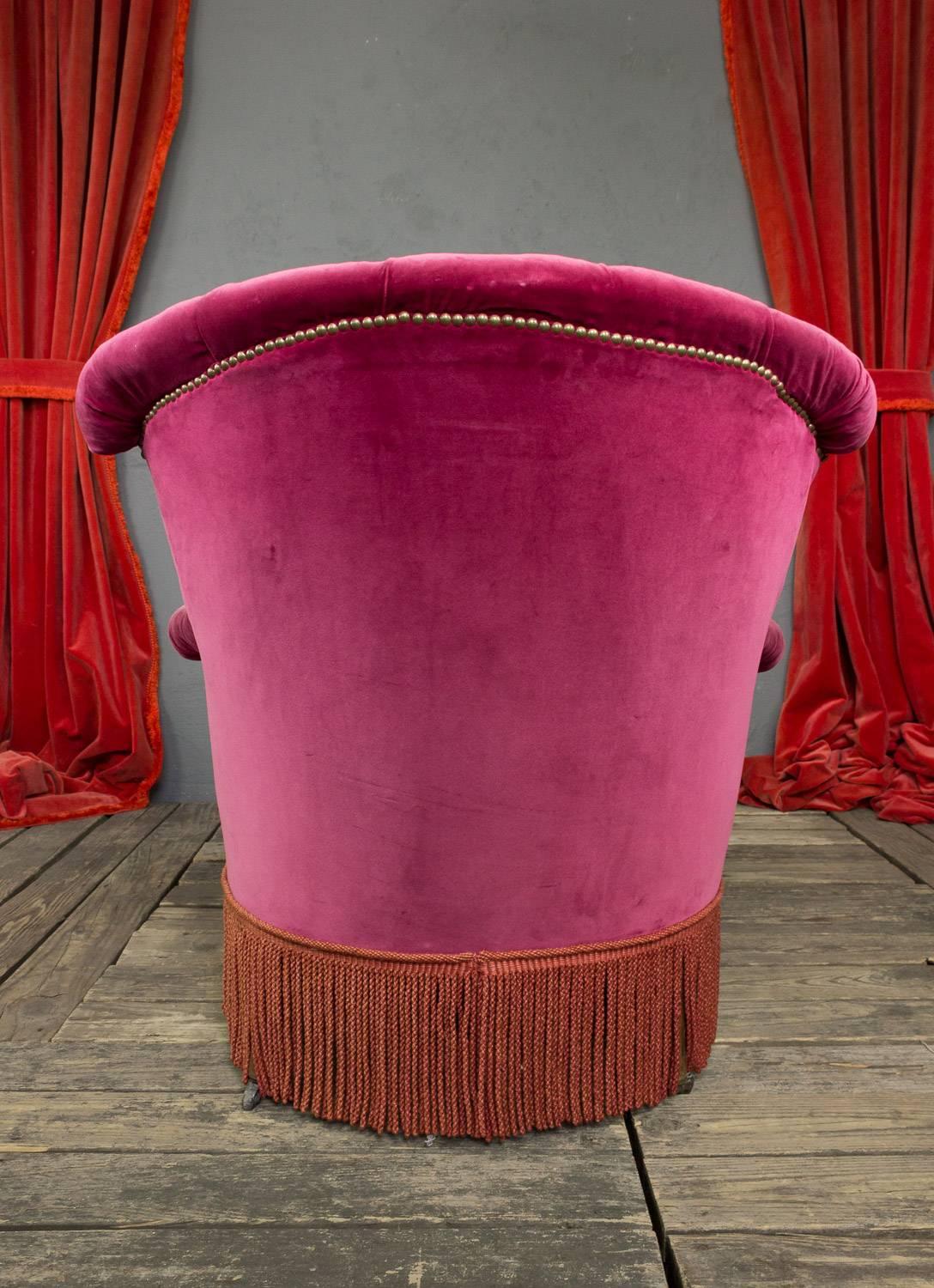 French Chaise Longue in Red Tufted Velvet at 1stDibs red velvet
