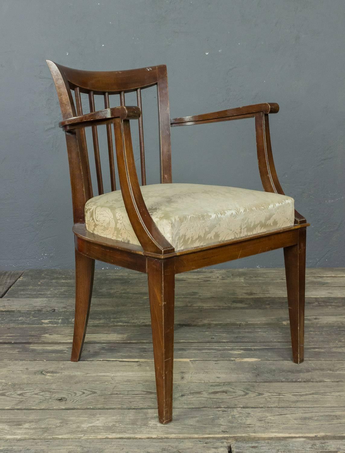 Pair of French Walnut Armchairs In Good Condition For Sale In Buchanan, NY