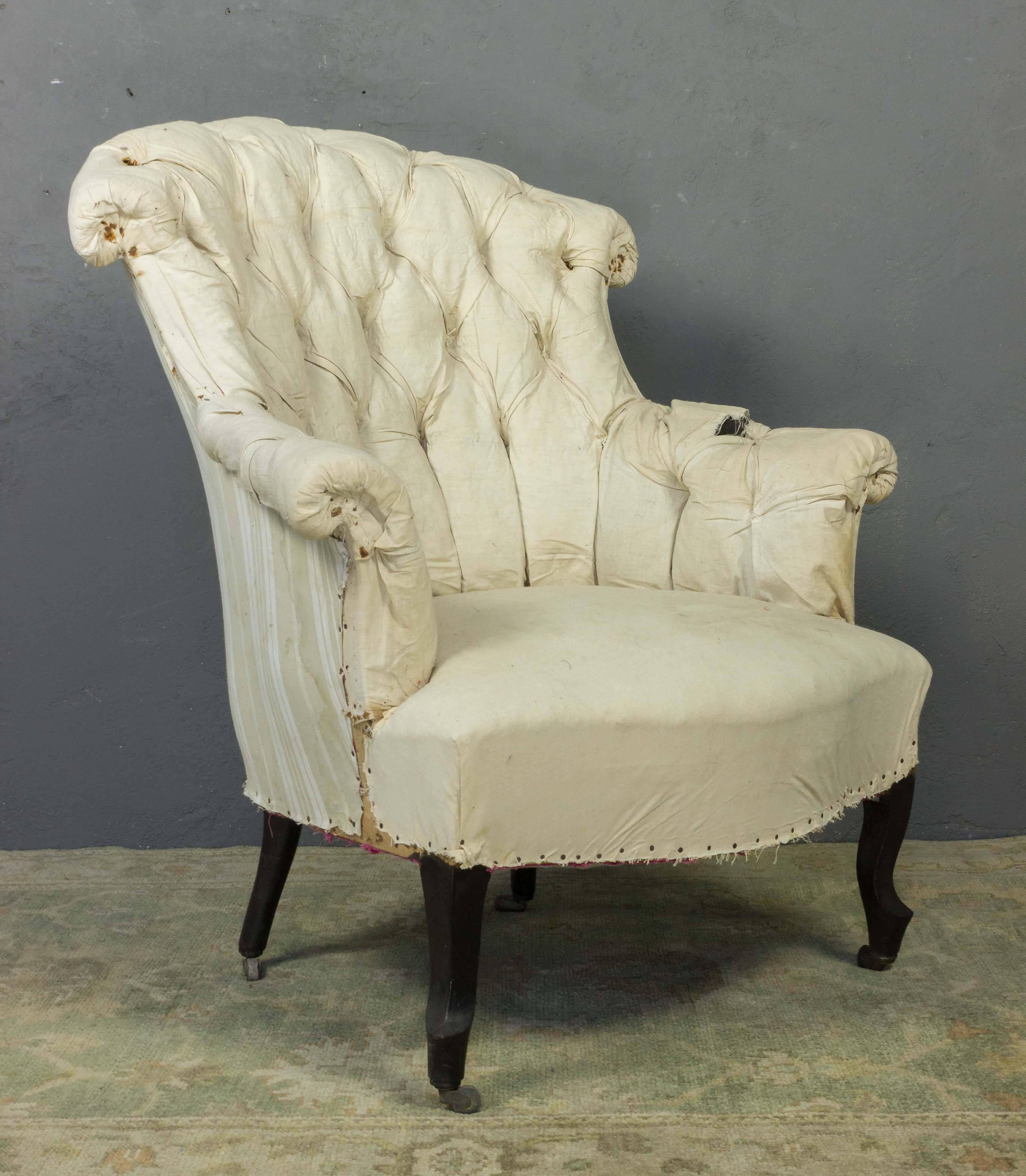 Pair of French 19th C Tufted Armchairs in Muslin In Distressed Condition For Sale In Buchanan, NY