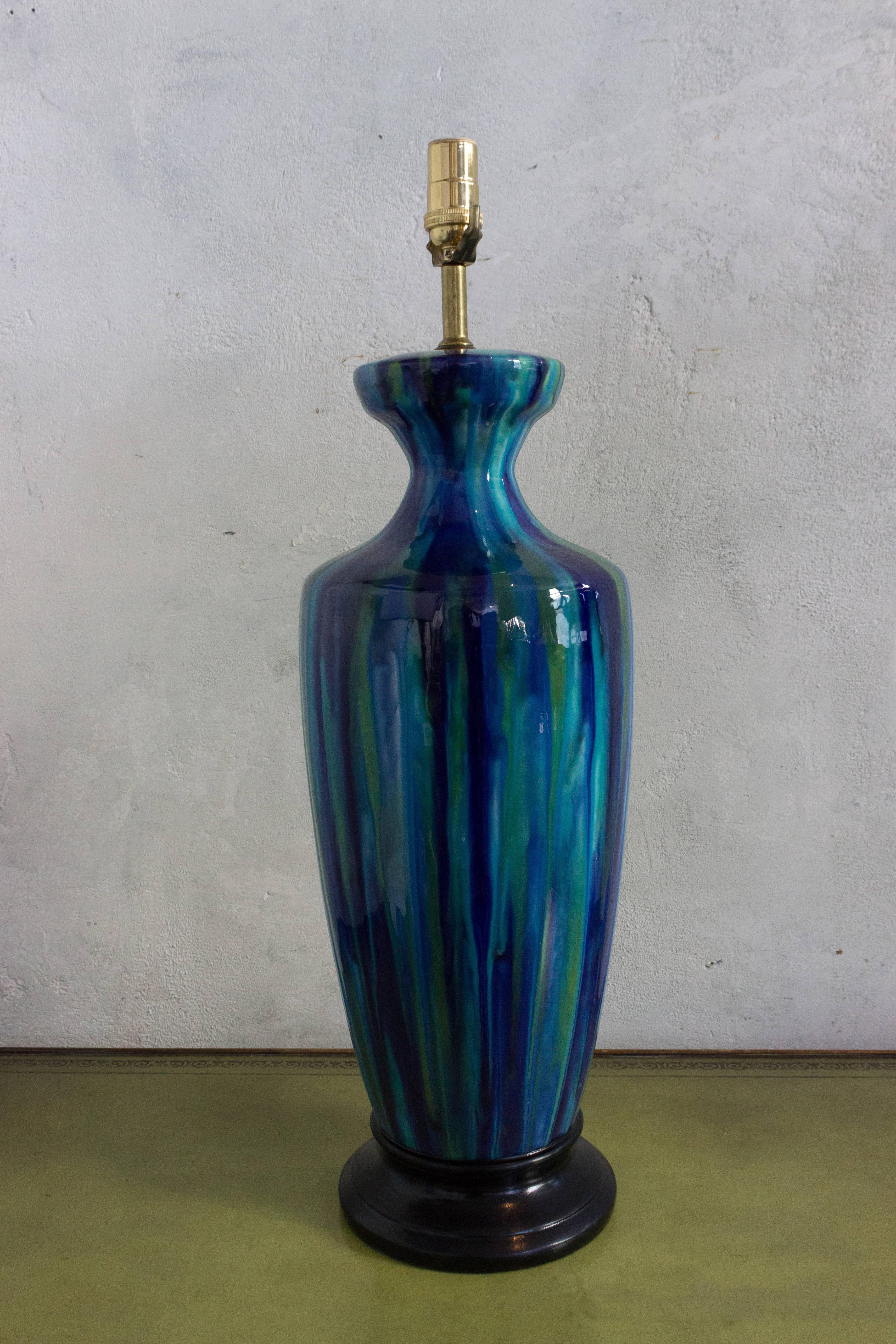 Pair of Mid Century Modern Blue Glazed Ceramic Table Lamps In Good Condition For Sale In Buchanan, NY