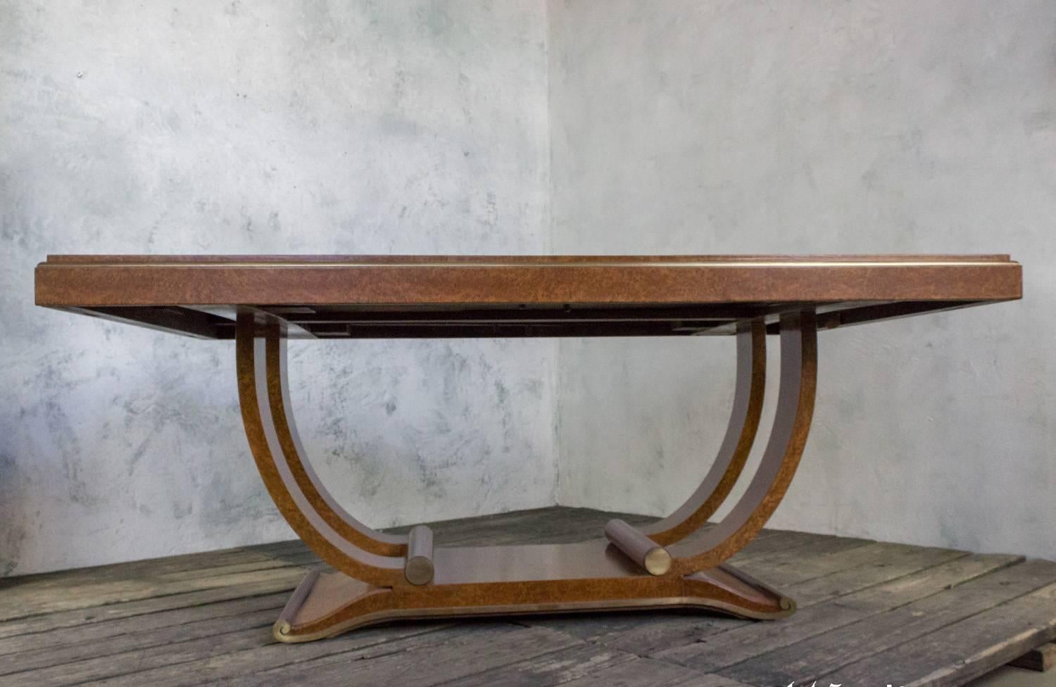 Art Deco Elm Burl Dining Table (Mitte des 20. Jahrhunderts)