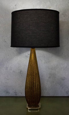 Lámpara alta de cristal de Murano italiano dorado