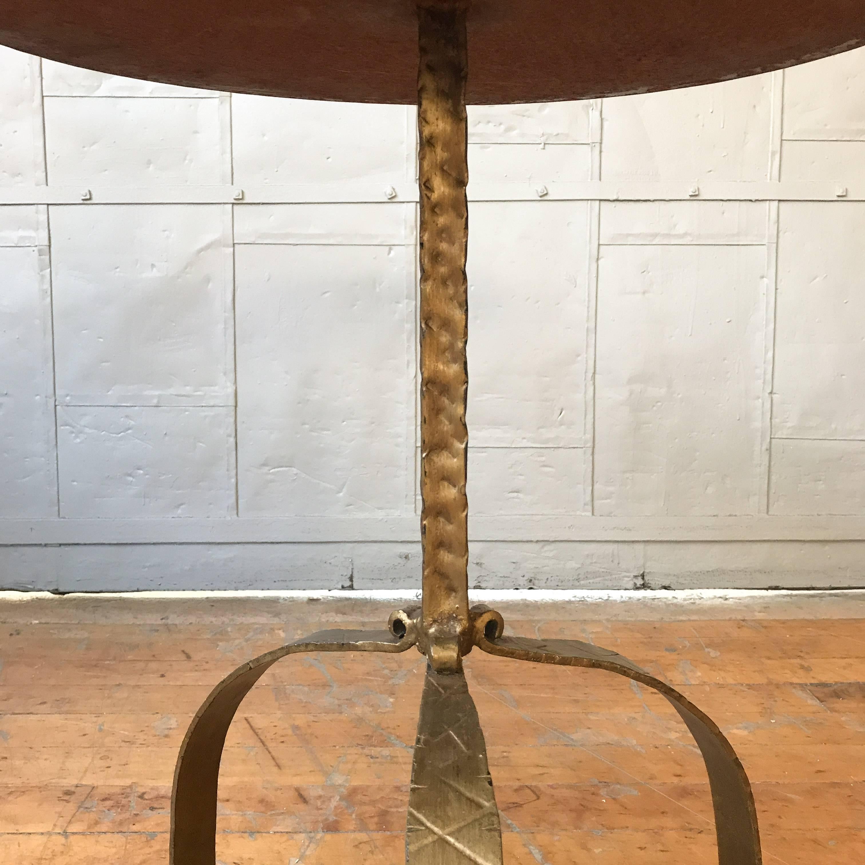 Large Round Gilt Metal Drinks Table In Good Condition In Buchanan, NY