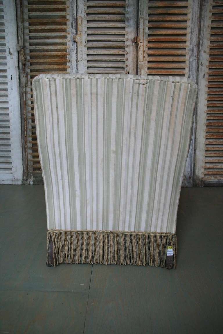 French 19th Century Napoleon III Chaise Lounge in Striped Fabric 1