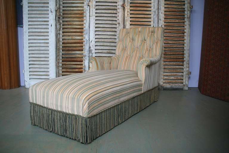 French 19th Century Napoleon III Chaise Lounge in Striped Fabric 3