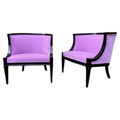 Paire de fauteuils américains à dossier arrondi en velours violet, de style moderne du milieu du siècle dernier