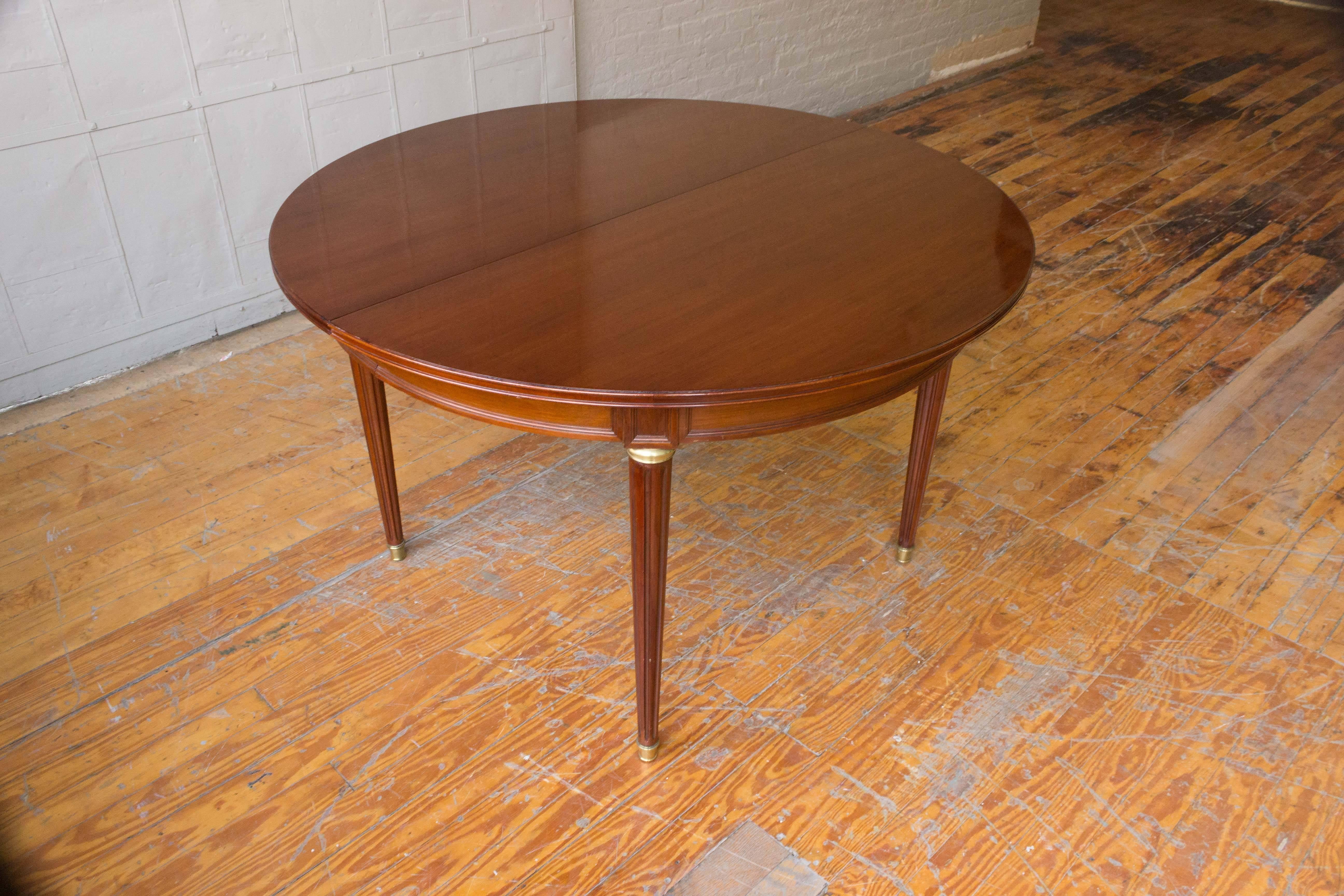 French Mahogany Dining Table with Two Leaves 2