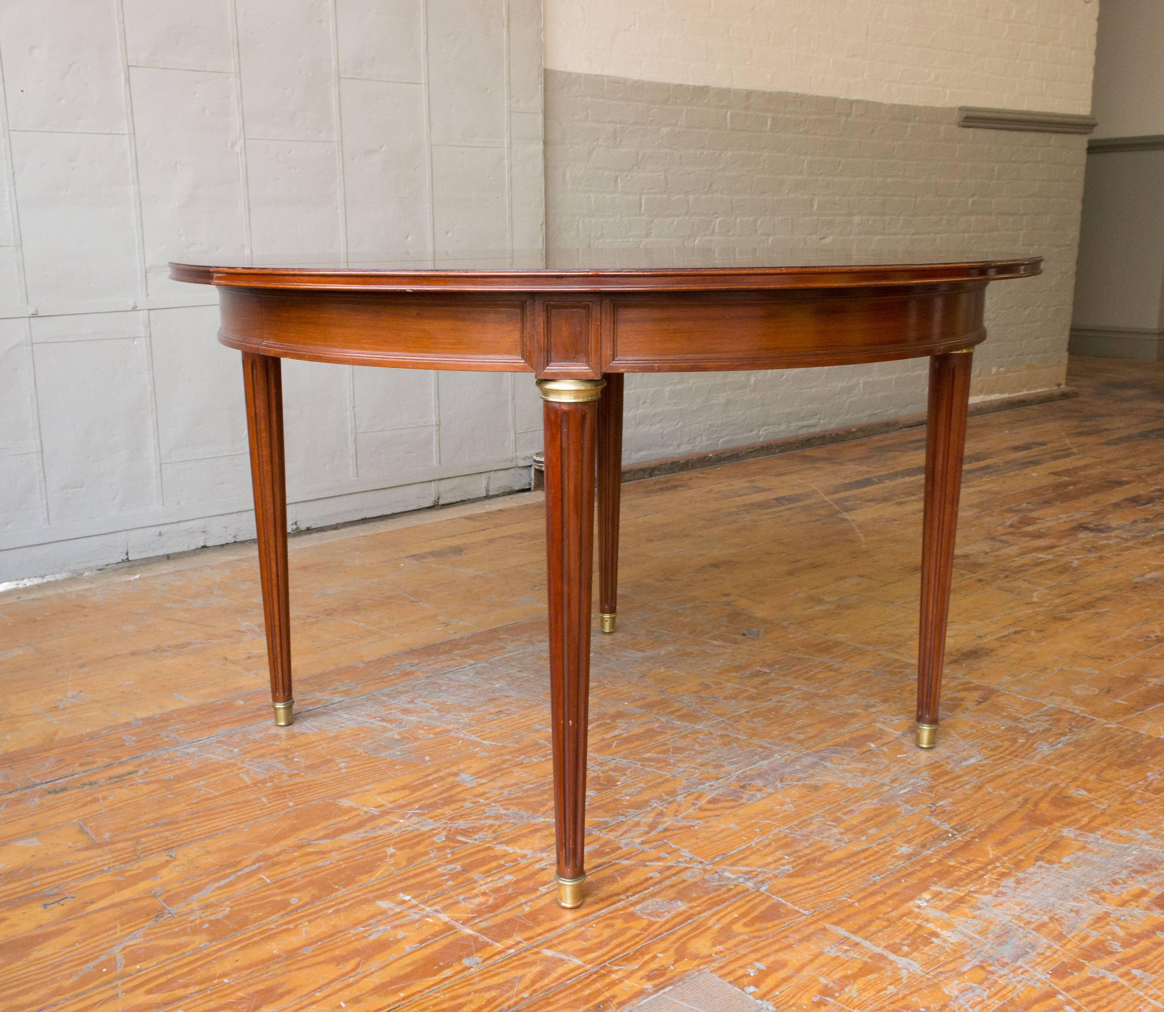 French Mahogany Dining Table with Two Leaves 3