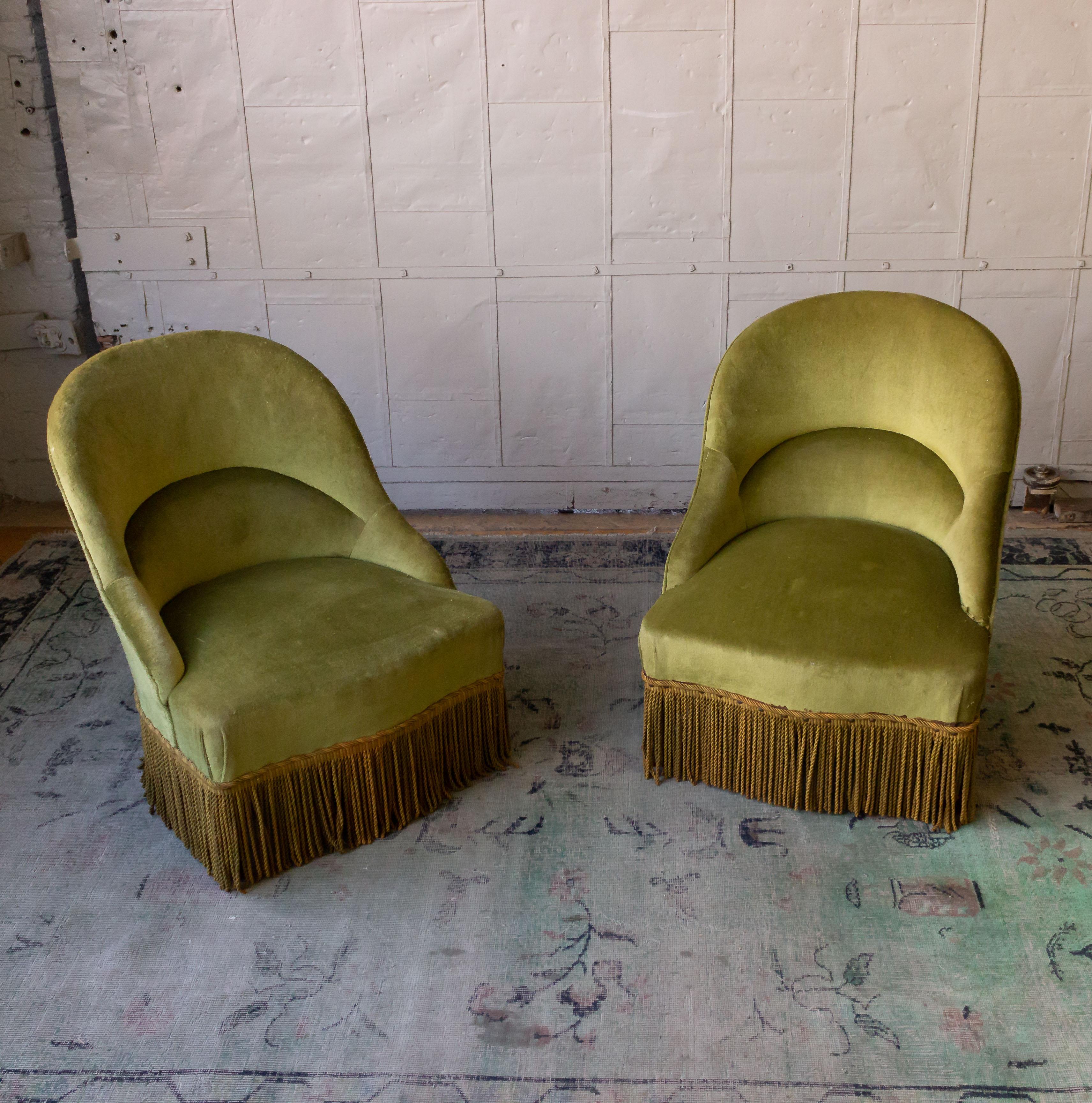 Pair of Green Velvet Slipper Chairs In Good Condition In Buchanan, NY