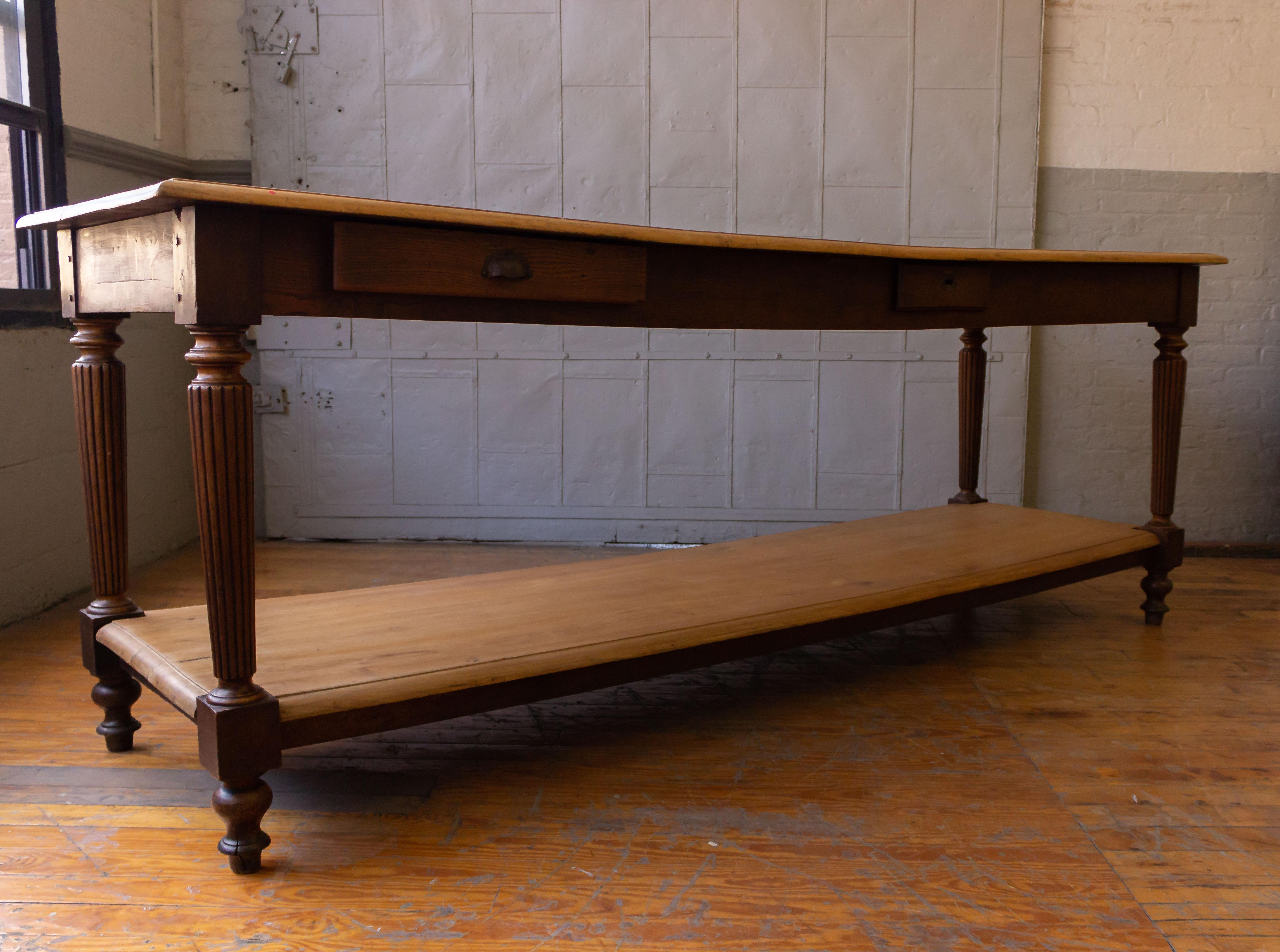 Large 19th Century French Elm Draper's Table In Good Condition In Buchanan, NY