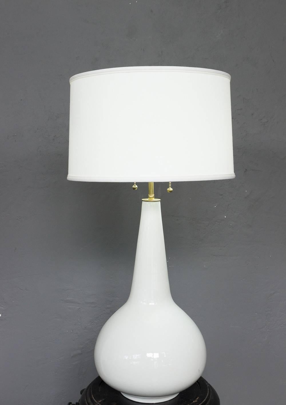 French 1960s White Ceramic Lamp For Sale 1