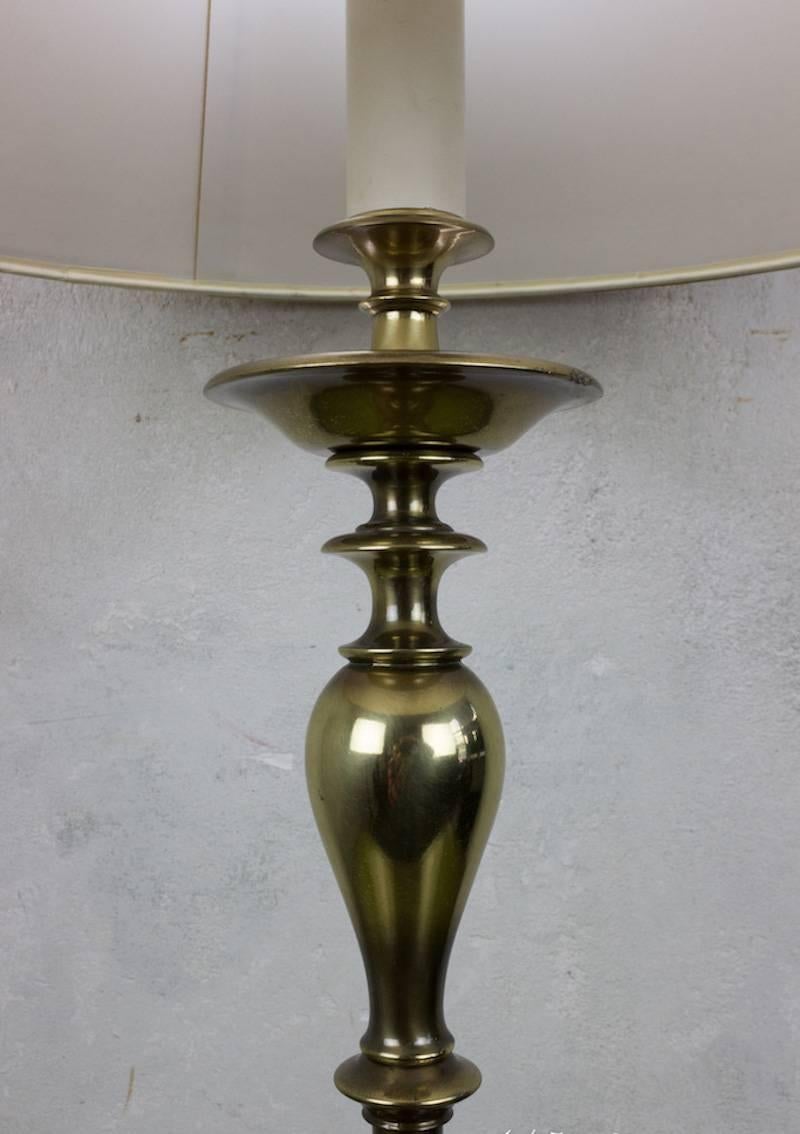Pair of American Mid Century Brass Lamps In Good Condition For Sale In Buchanan, NY