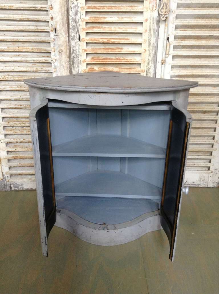 chinoiserie corner cabinet