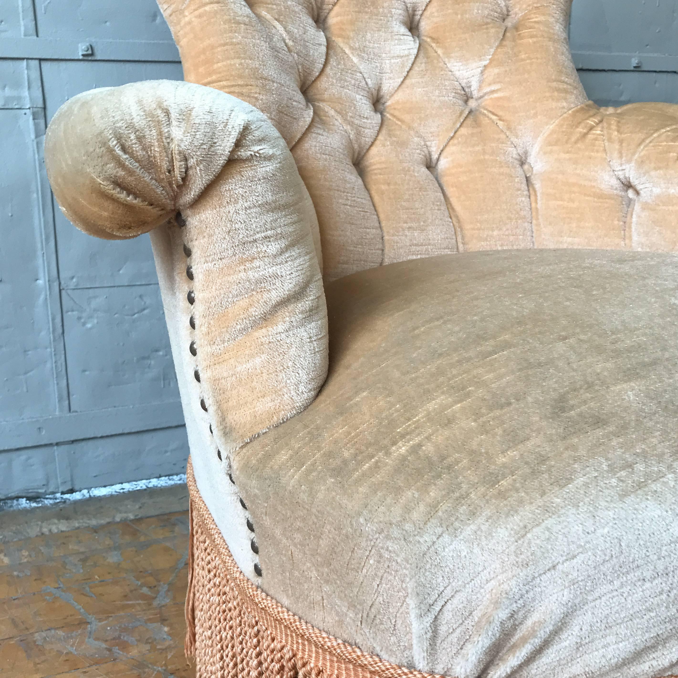 Pair of Tufted French Armchairs with Fringe In Good Condition In Buchanan, NY