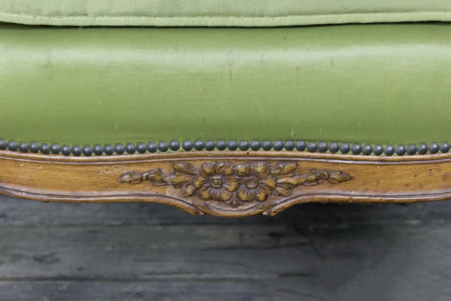 Pair of Louis XV Style Green Armchairs with Exposed Wood Frame In Good Condition In Buchanan, NY