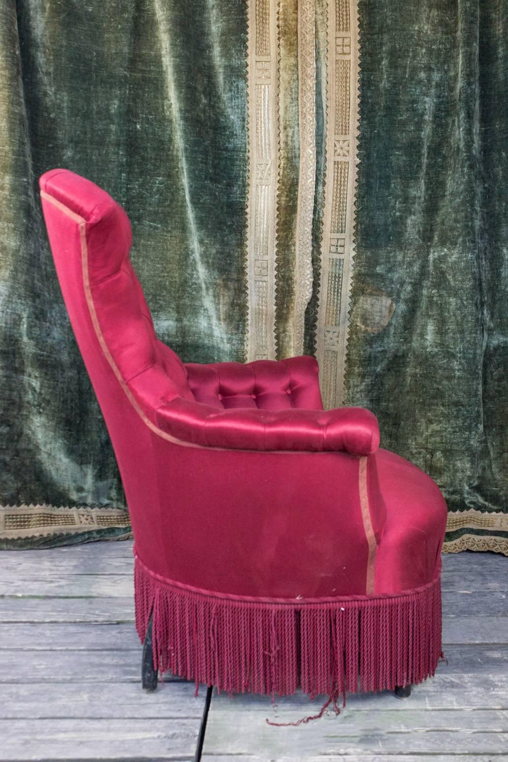Late 19th Century Elegant Tufted Chair in Red Satin