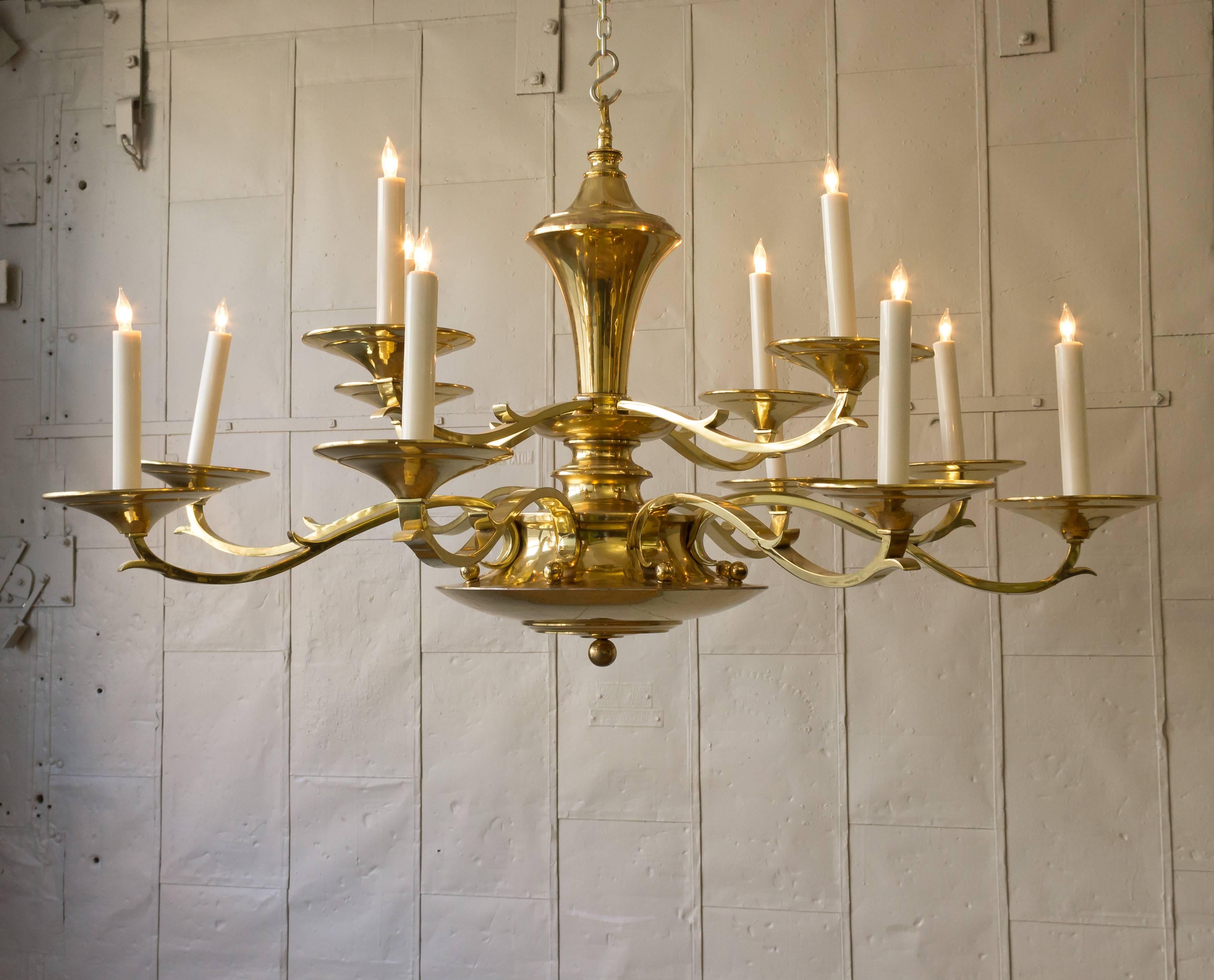 Very Large Brass Chandelier In Good Condition In Buchanan, NY