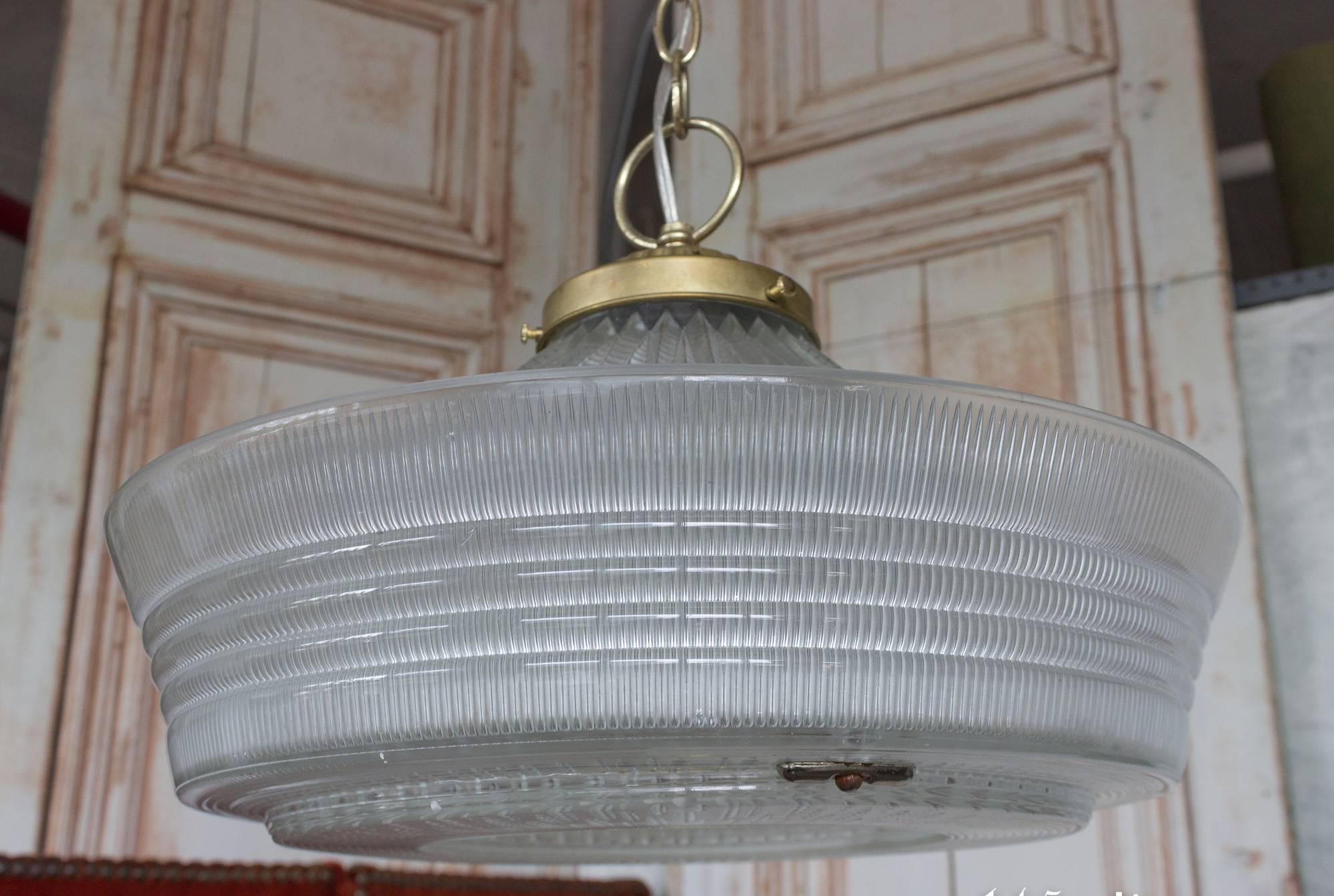 Vintage Hanging Glass Light, 20th Century In Good Condition In Buchanan, NY