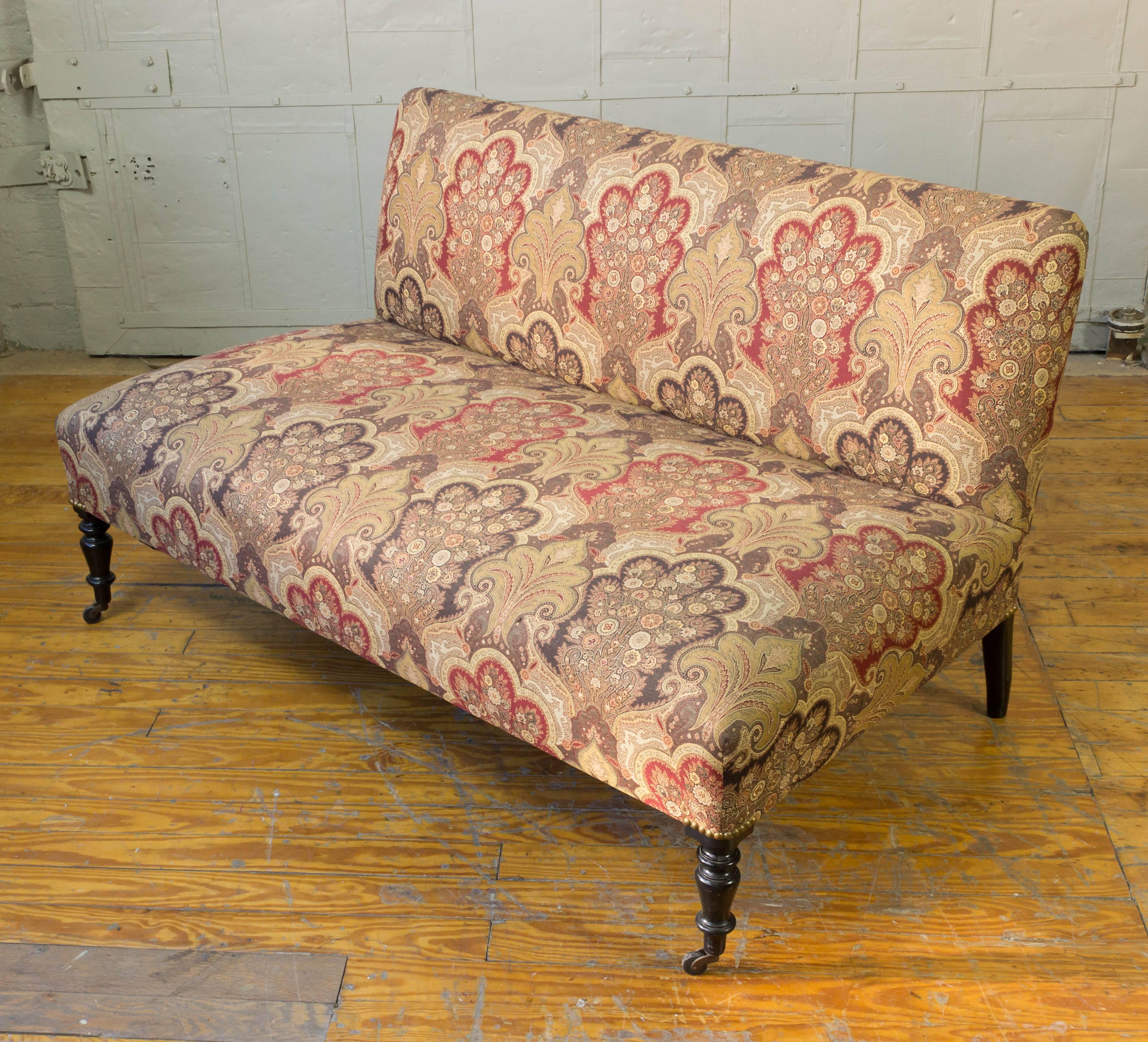 Reproduction Avignon Sofa 1