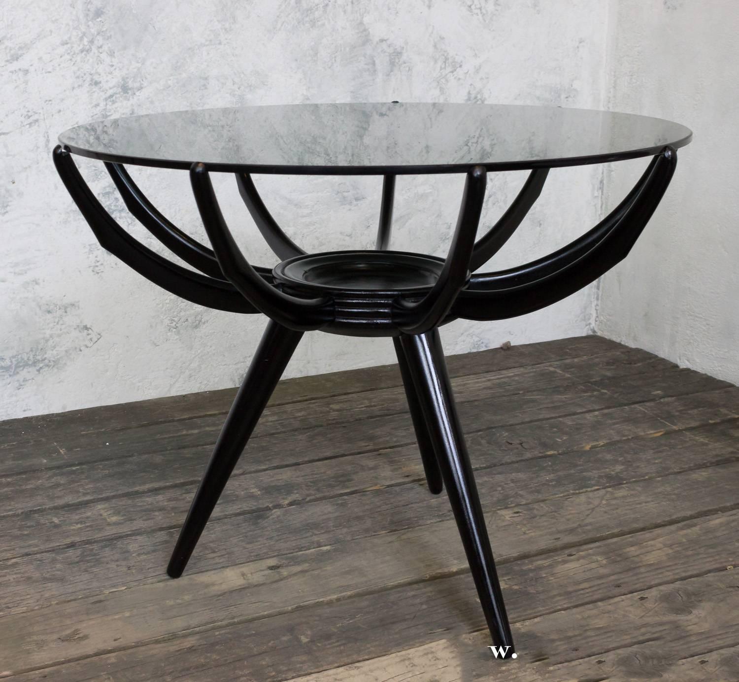 Italian Modern Round Black End Table by Carlo de Carli In Excellent Condition In Buchanan, NY