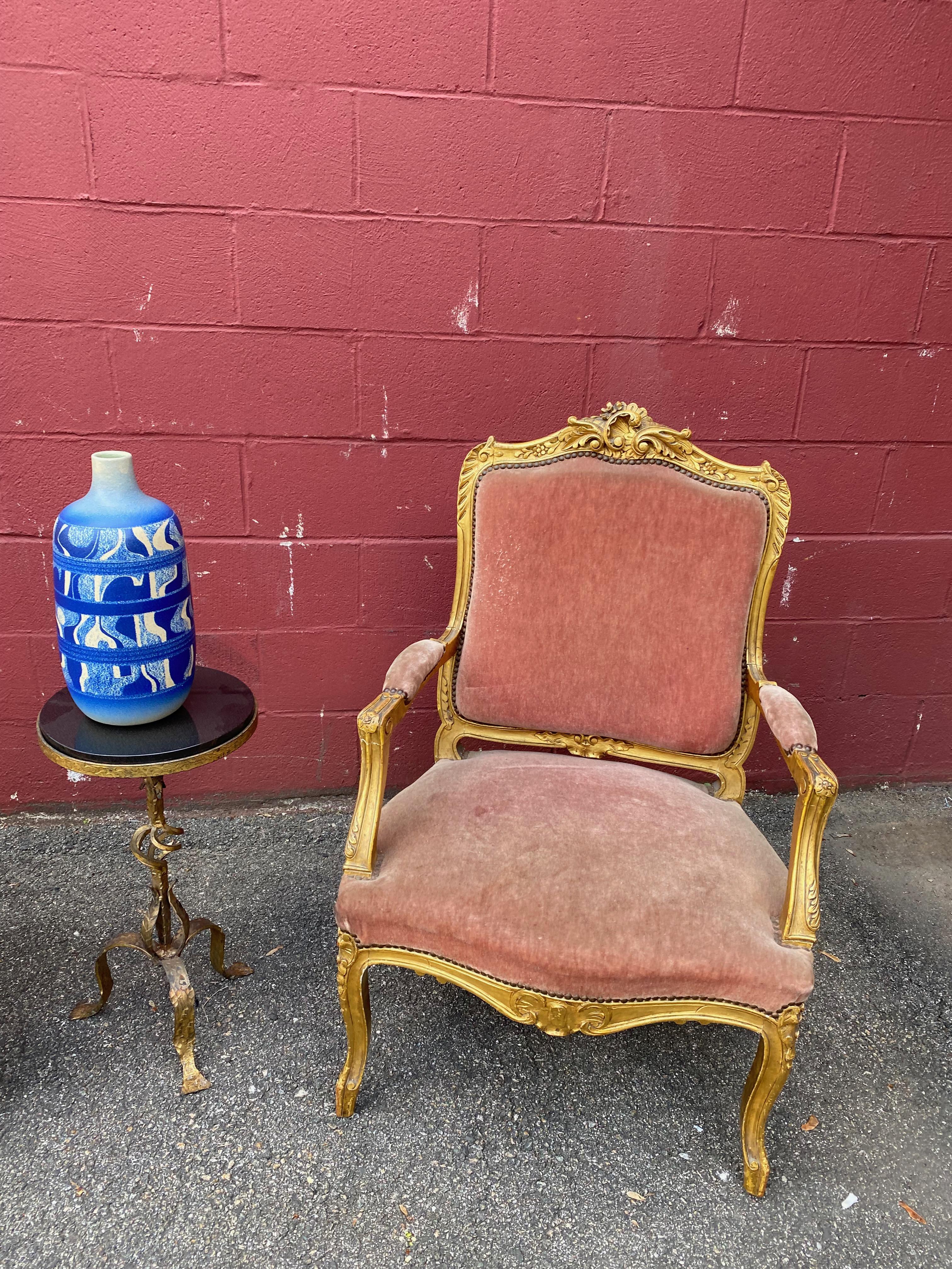 Pair of French Louis XV Style Gilt Armchairs in Faded Salmon Velvet 13
