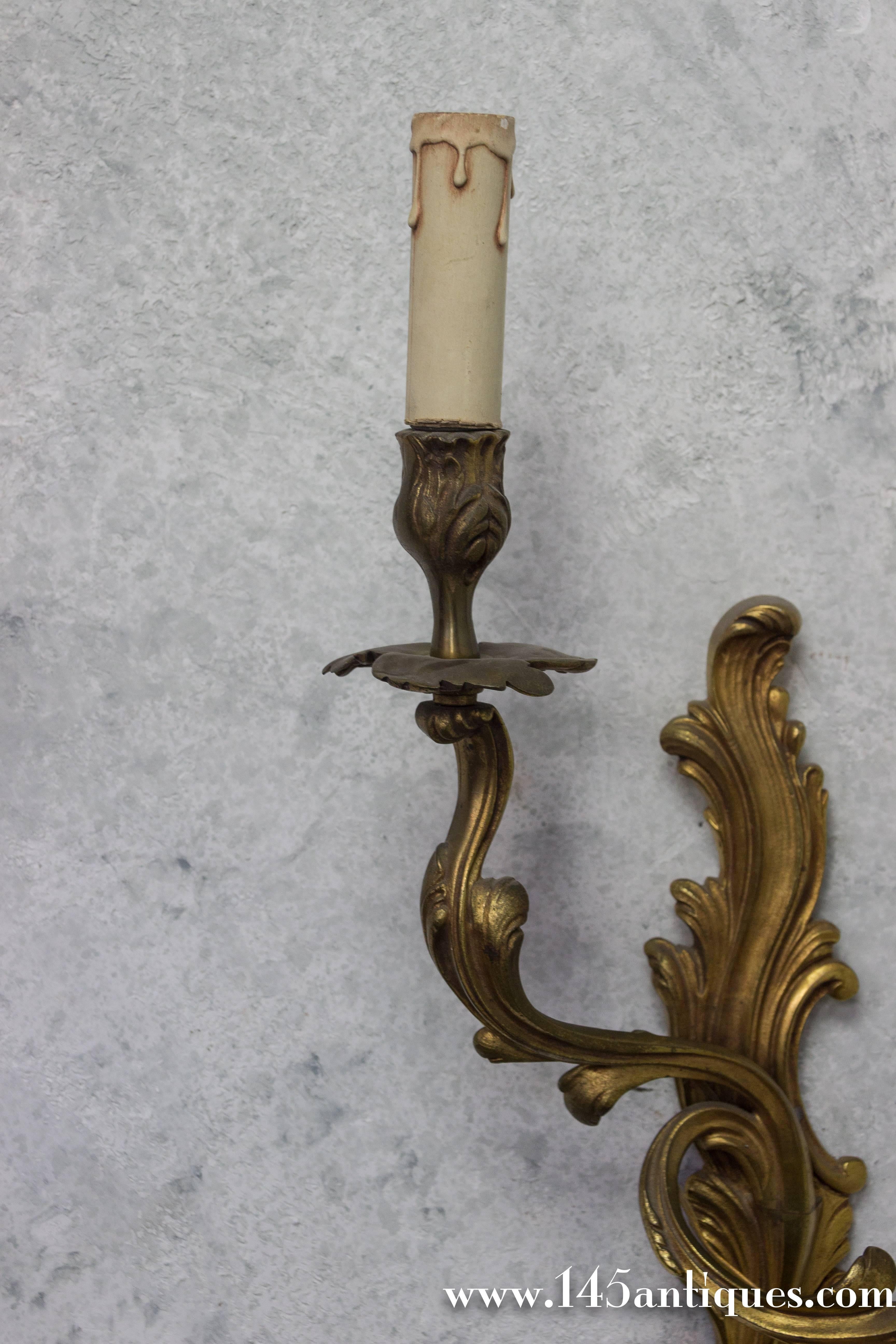 Ormolu Pair of French 1920s Gilt Louis XV Style Sconces For Sale