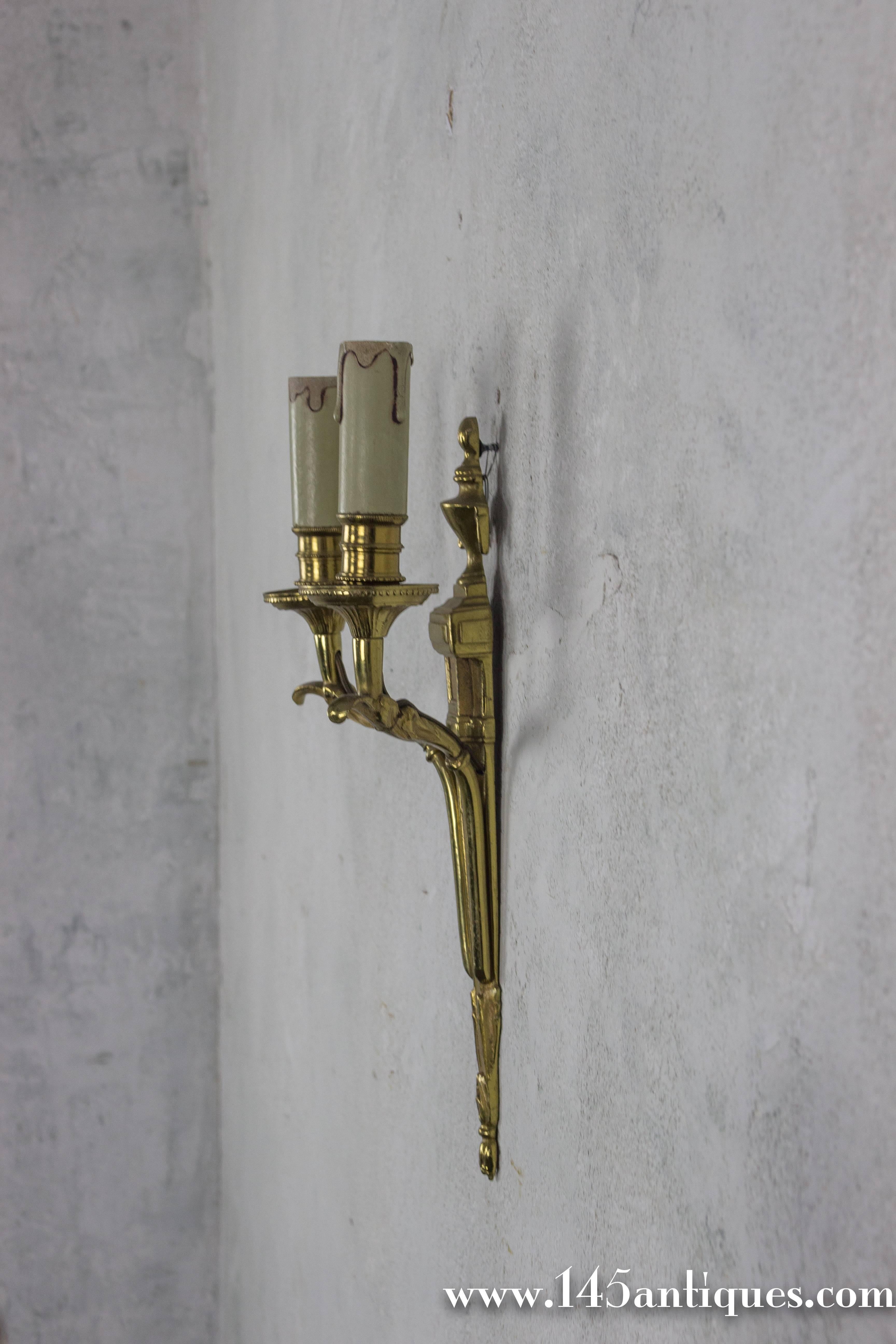 Pair of French 1940s Gilt Bronze Sconces In Excellent Condition For Sale In Buchanan, NY