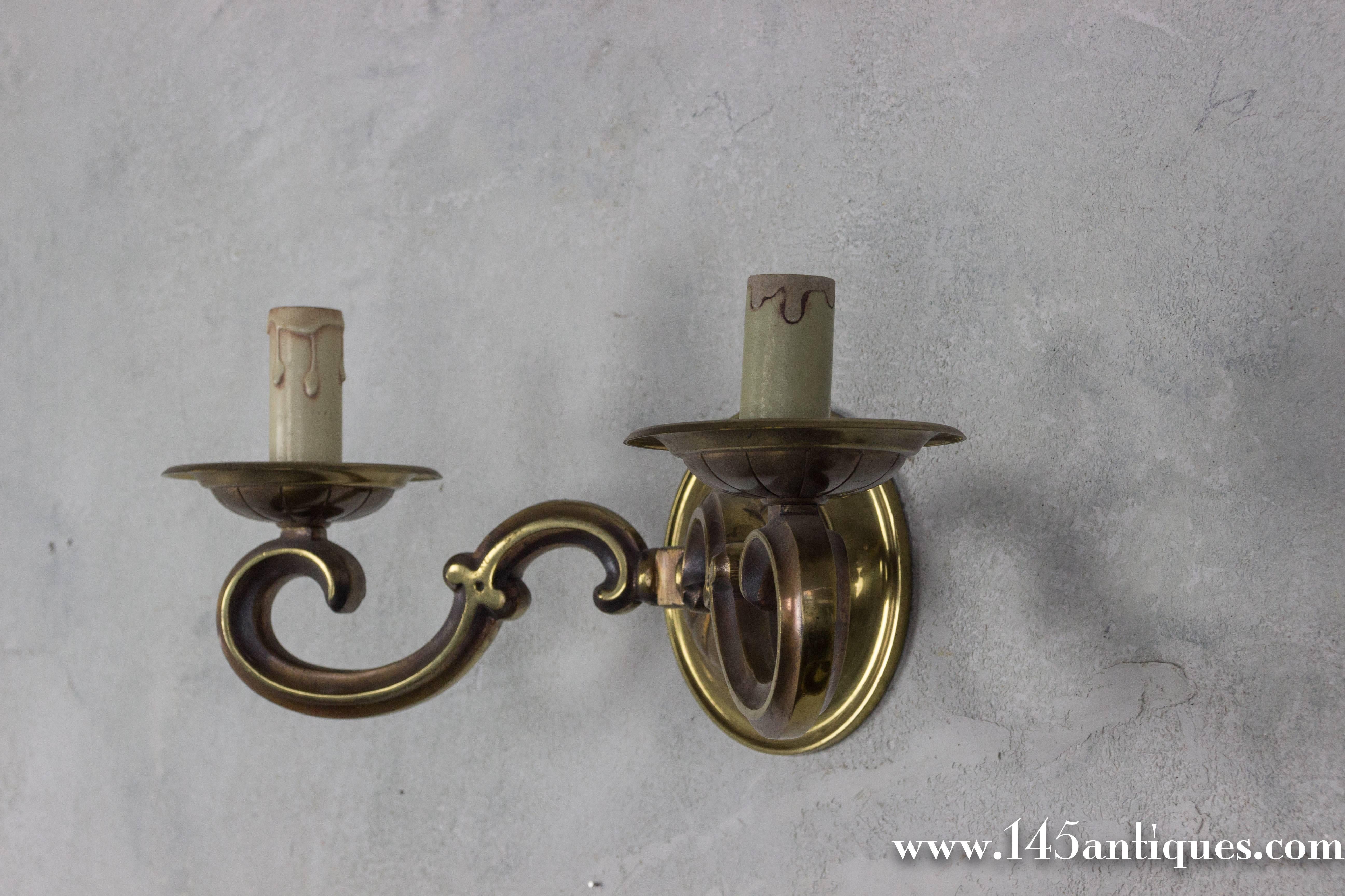 Pair of French 1940s Gilt Bronze Sconces For Sale 3