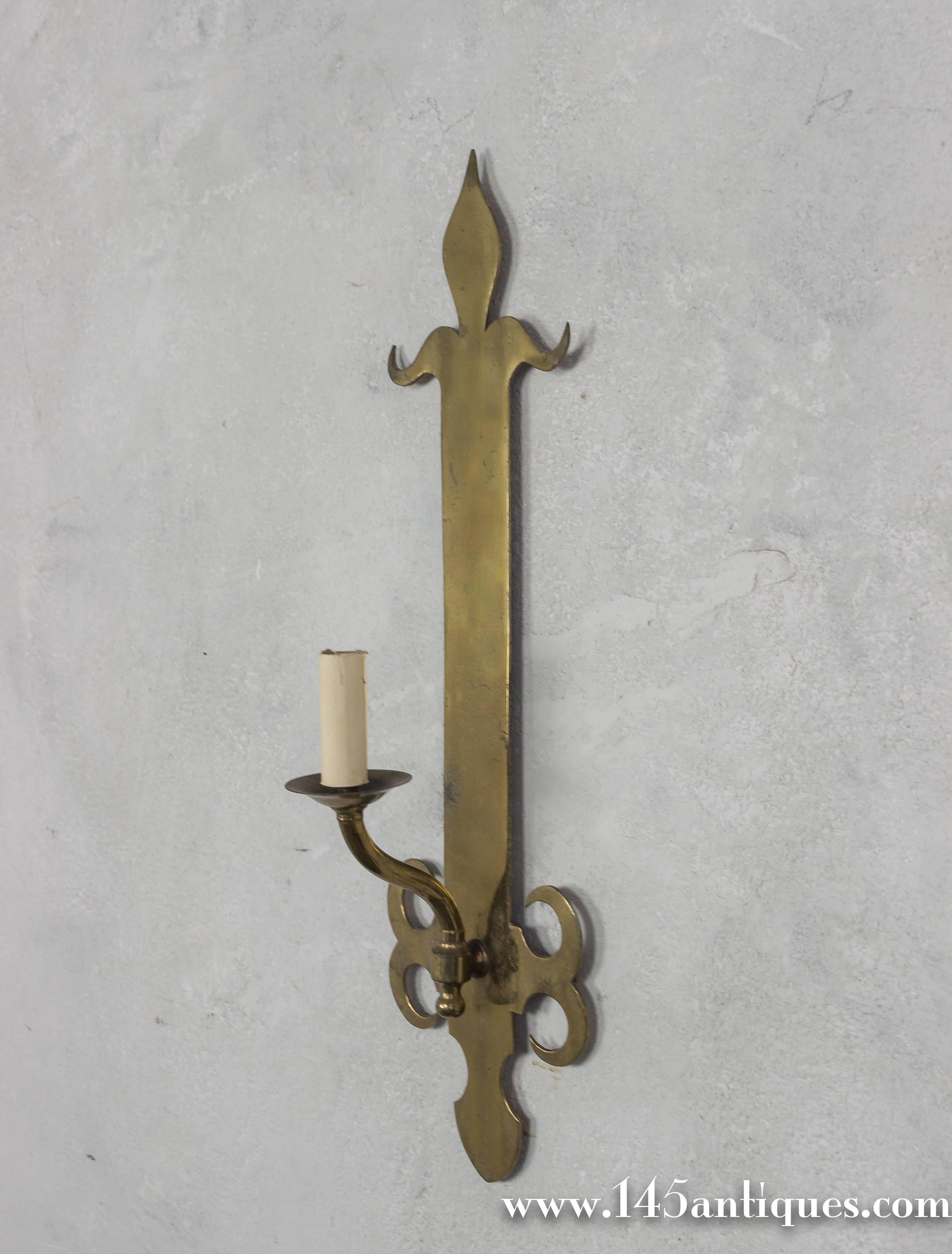Mid-20th Century Pair of French 1950s Brass Sconces For Sale