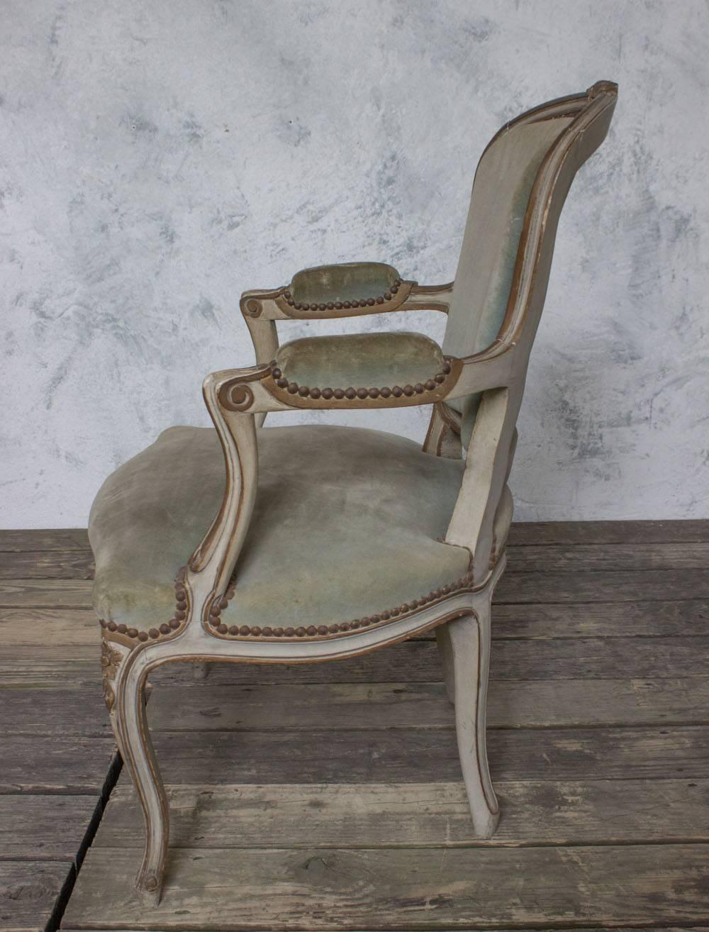 Pair of French Louis XV Style Armchair In Good Condition In Buchanan, NY