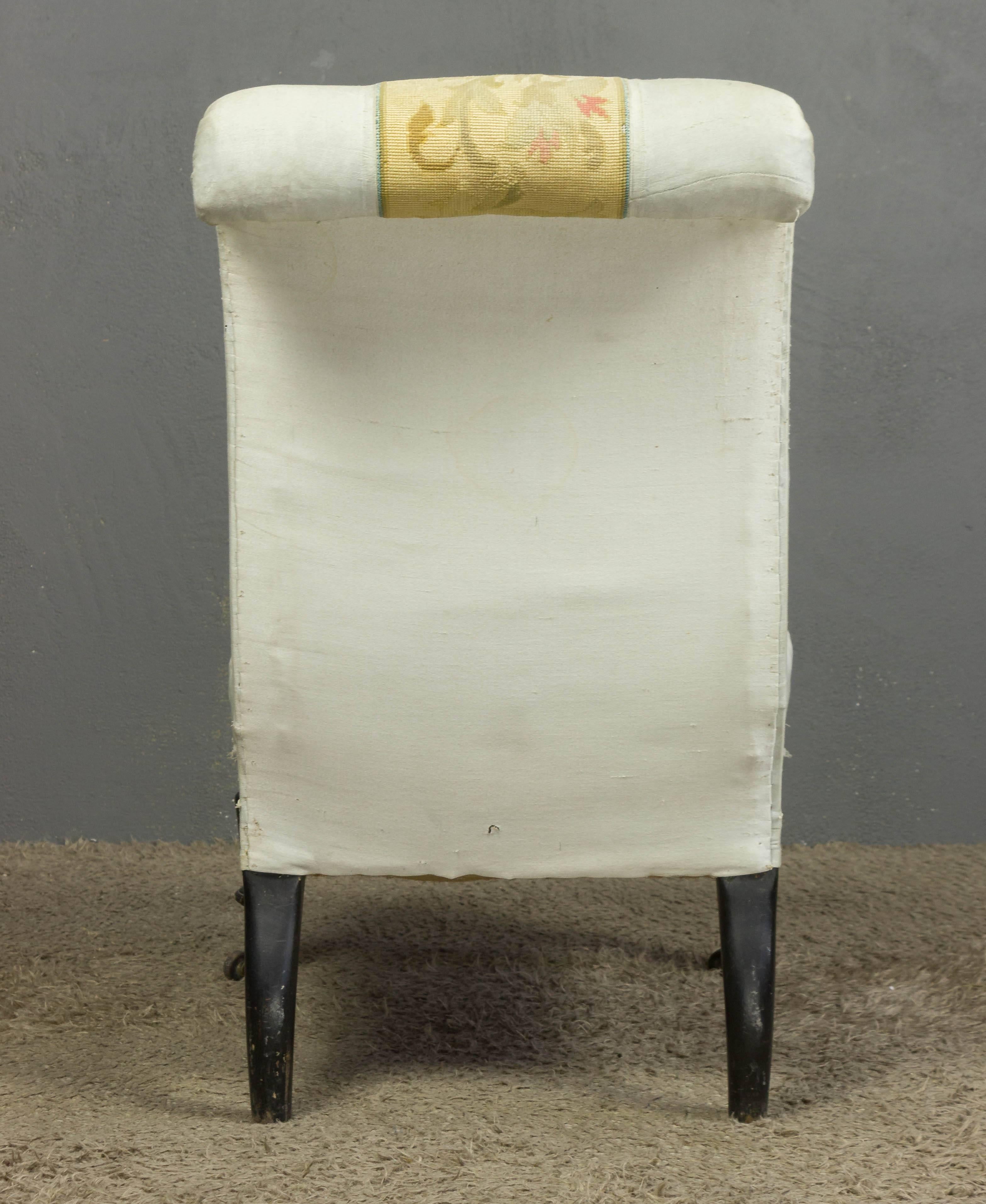 Silla Pantufla con Respaldo Frances Bordado Tapicería en venta