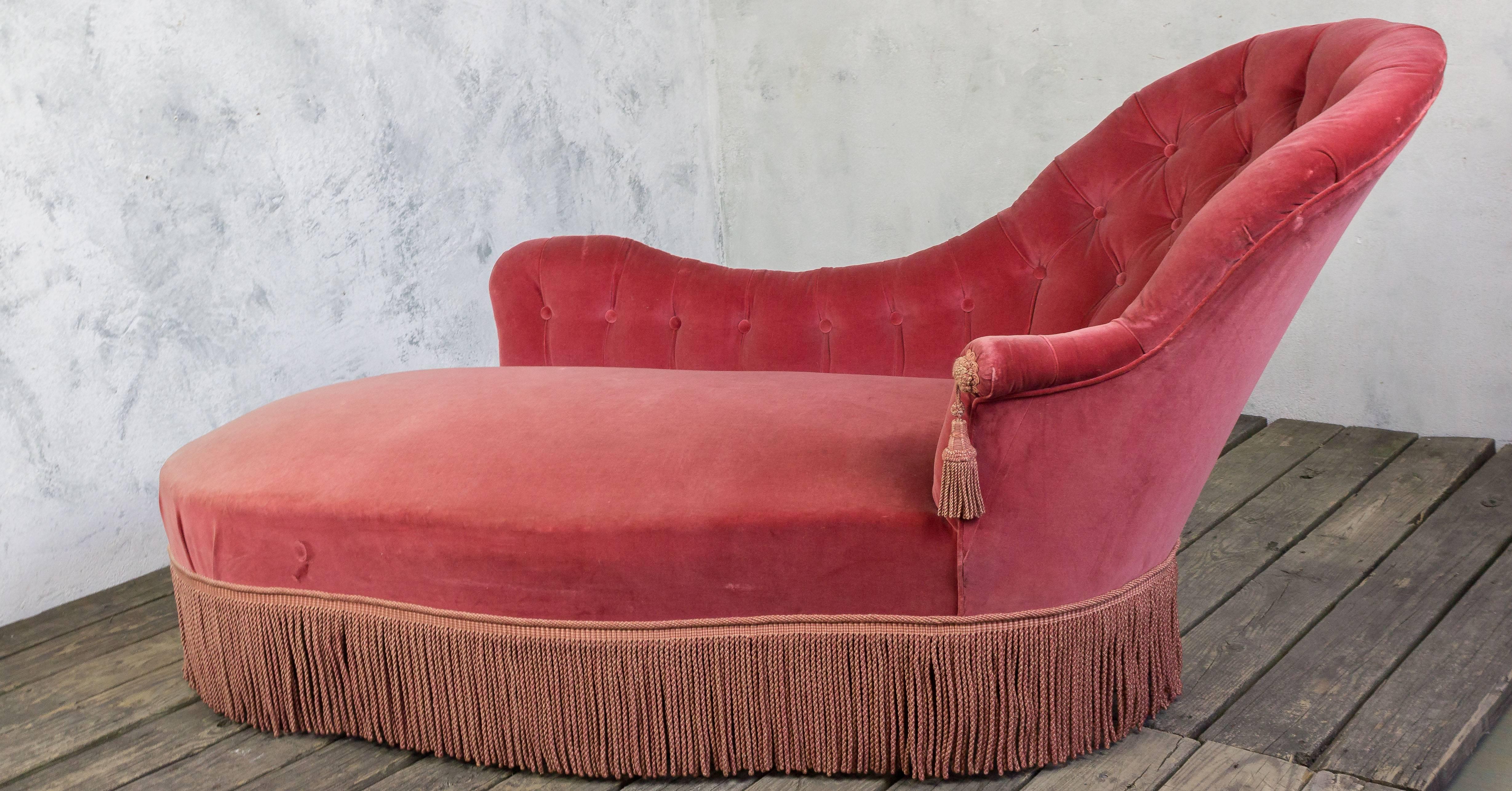 19th Century French Chaise Longue in Salmon Velvet 4