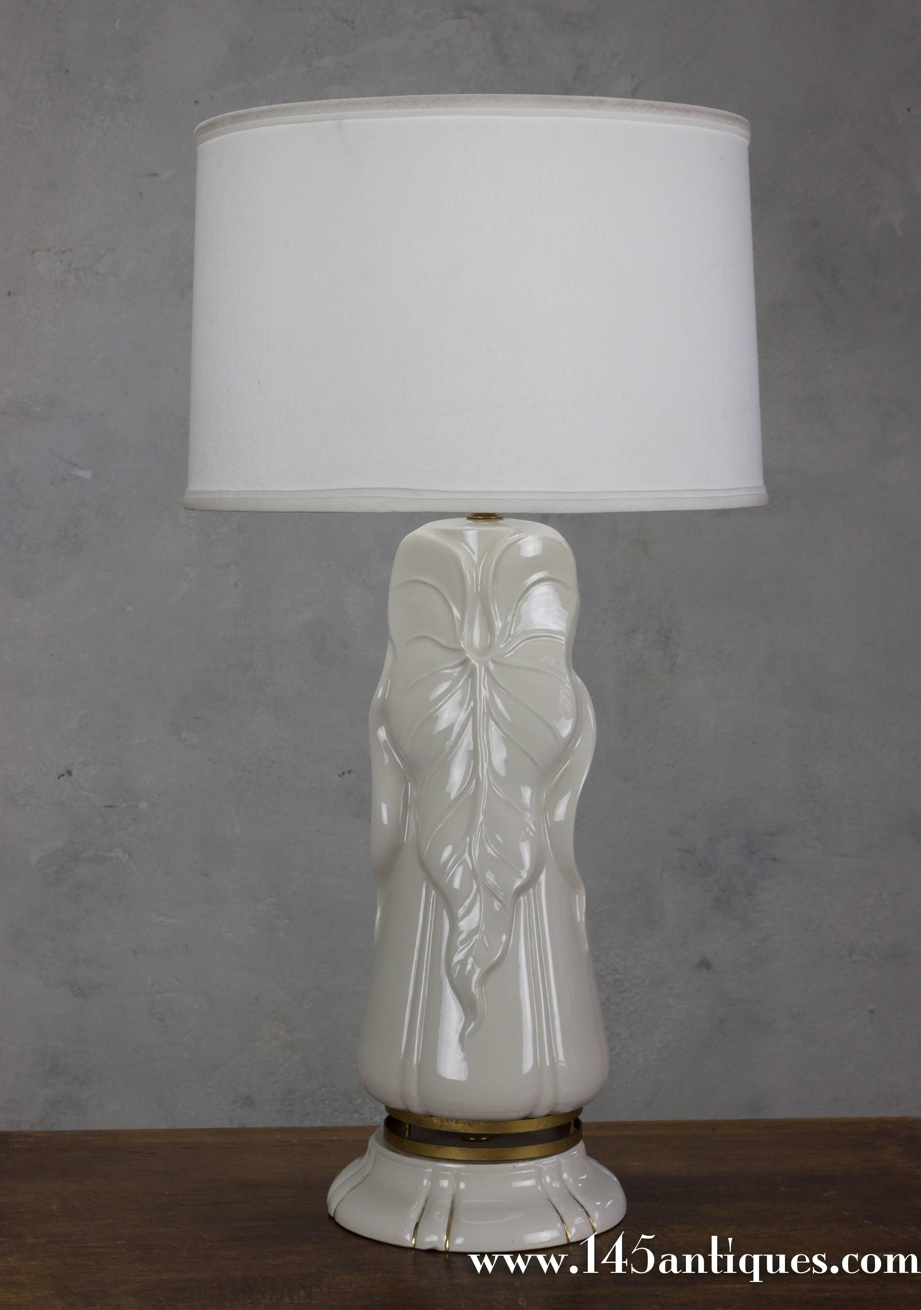 Mid-20th Century Pair of 1940s Hollywood Glam White Ceramic Lamps With Gold Metal Trim For Sale