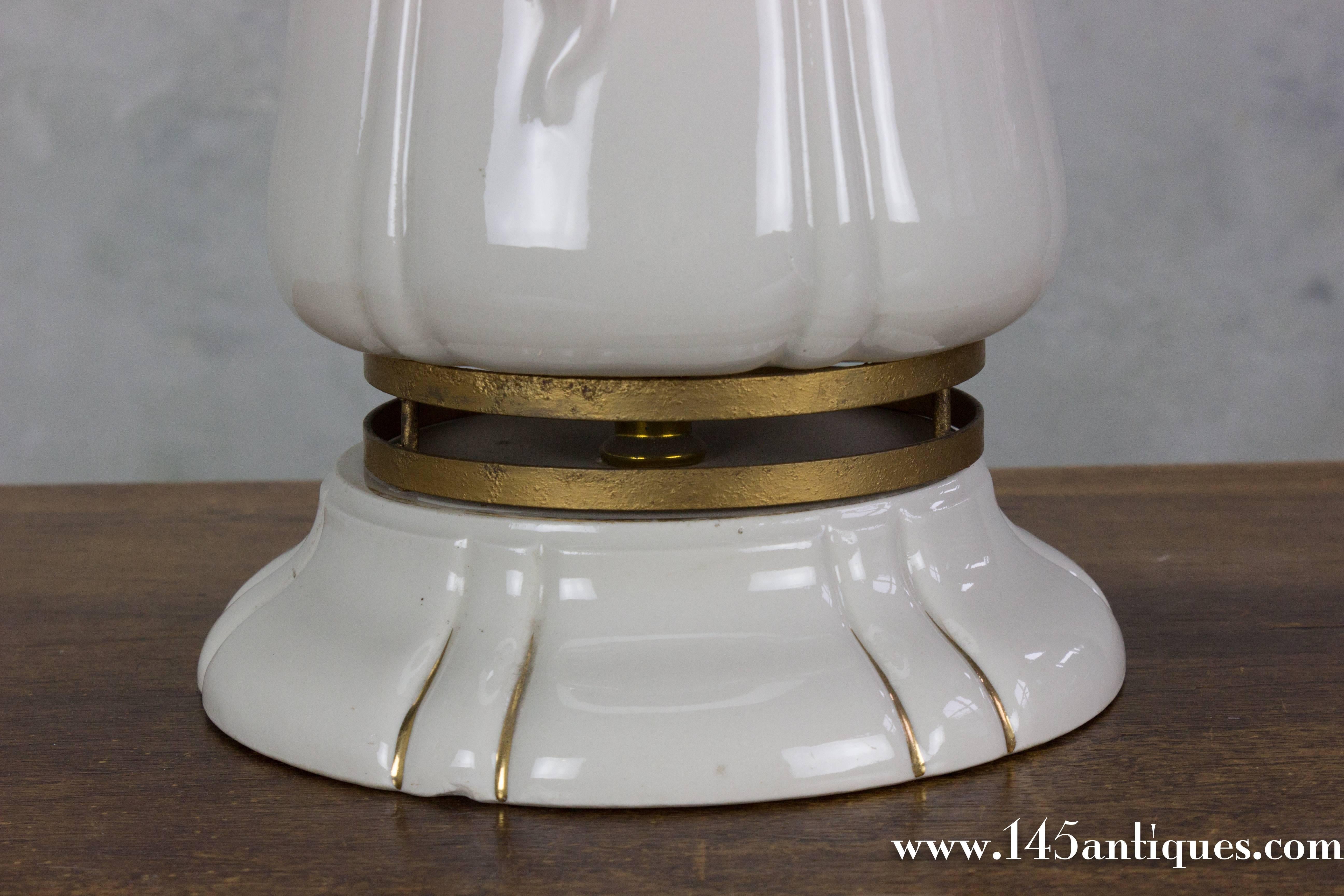 American Pair of 1940s Hollywood Glam White Ceramic Lamps With Gold Metal Trim For Sale