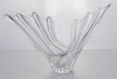 French Art Vannes Crystal Bowl in Swirl Wing Design