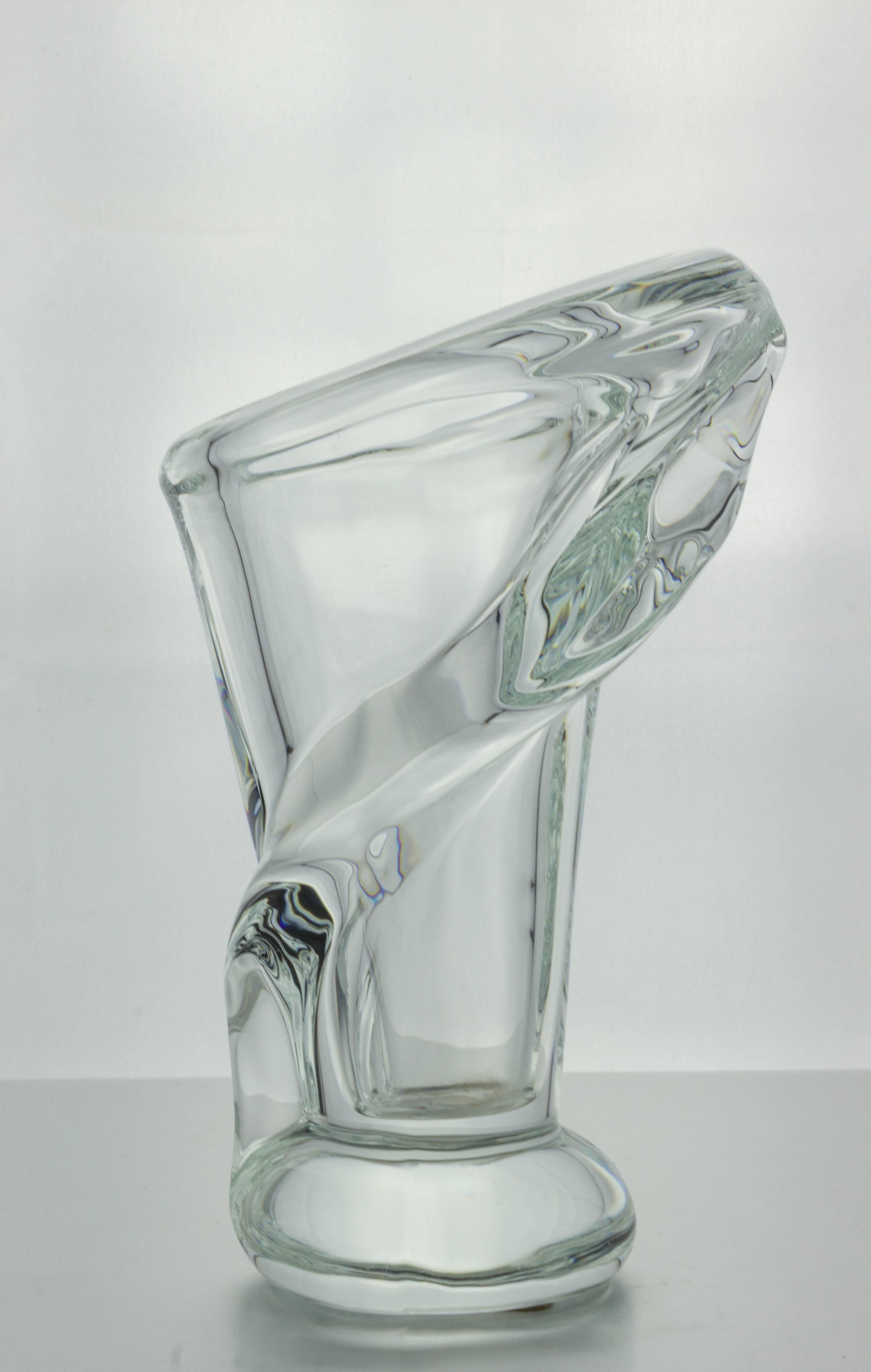 Mid-20th Century Beautiful Pair of Small French Crystal Vases