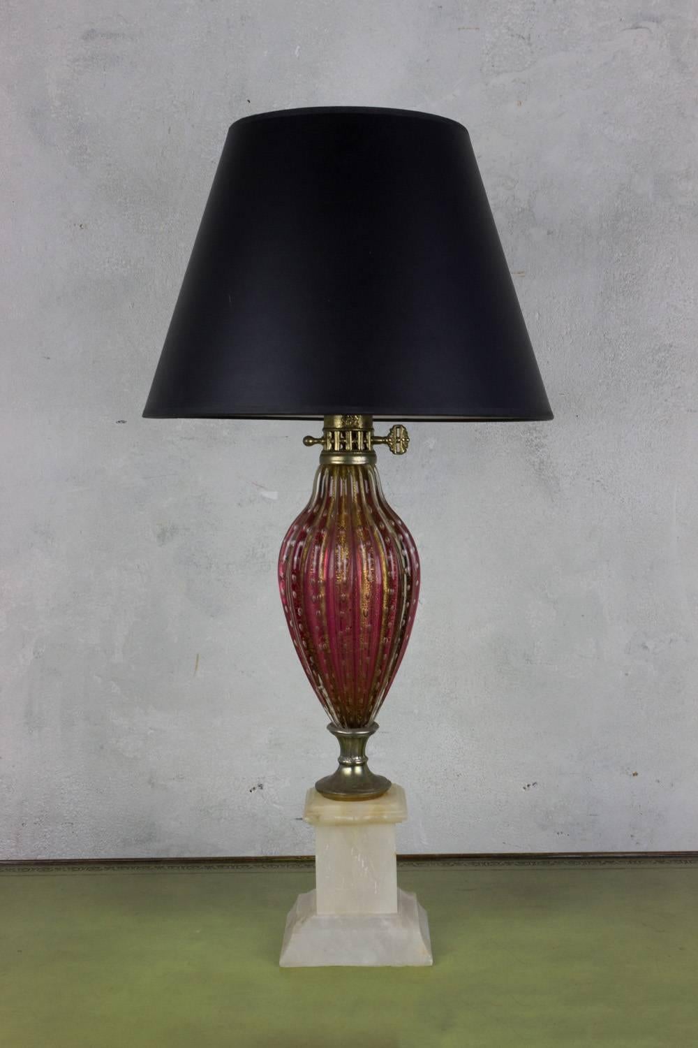 Art Glass Italian Mid Century Red and Gold Murano Table Lamp For Sale