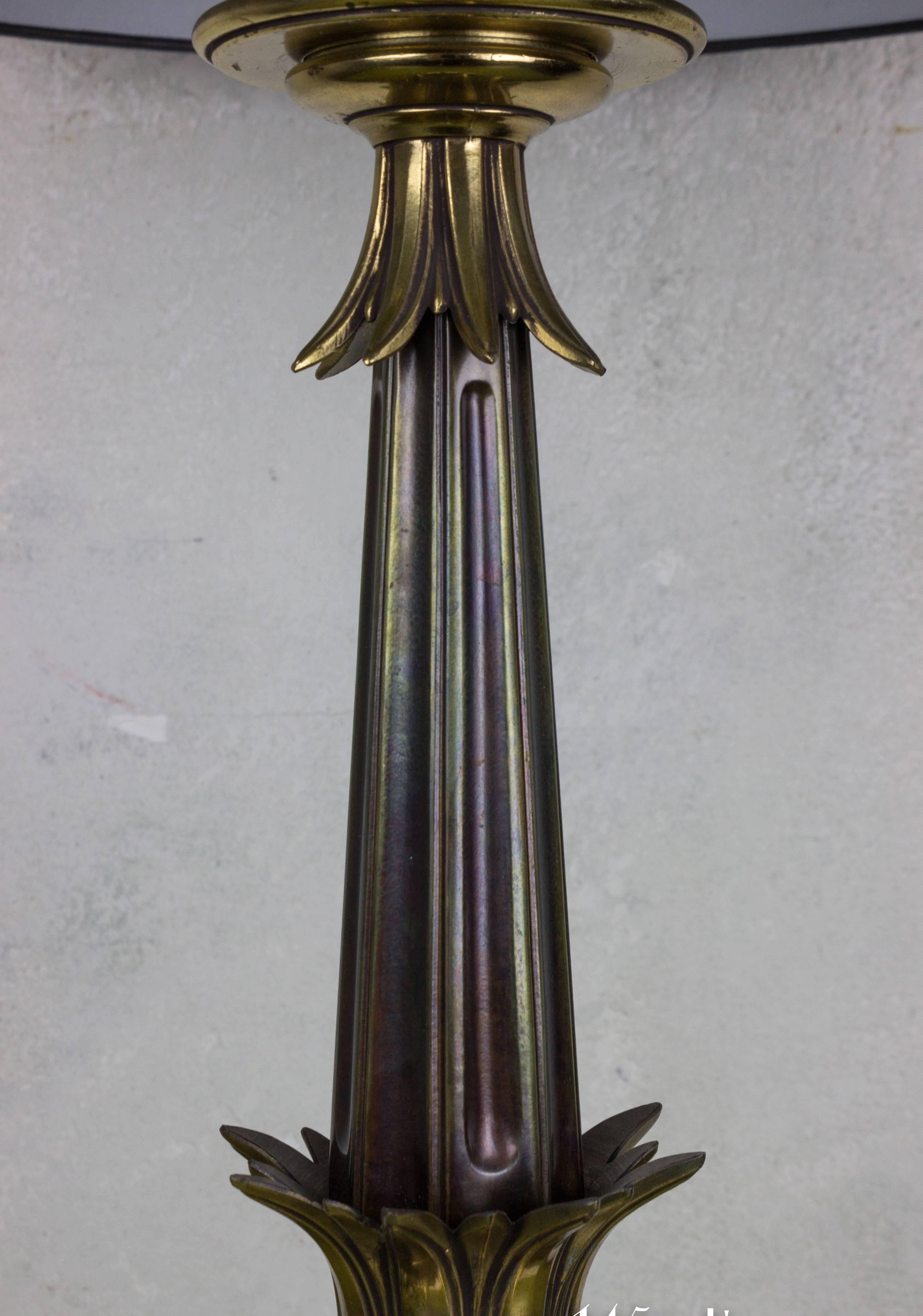 Amerikanische Mid-Century-Tischlampe aus Messing mit Straußeneier aus Keramik im Zustand „Gut“ im Angebot in Buchanan, NY