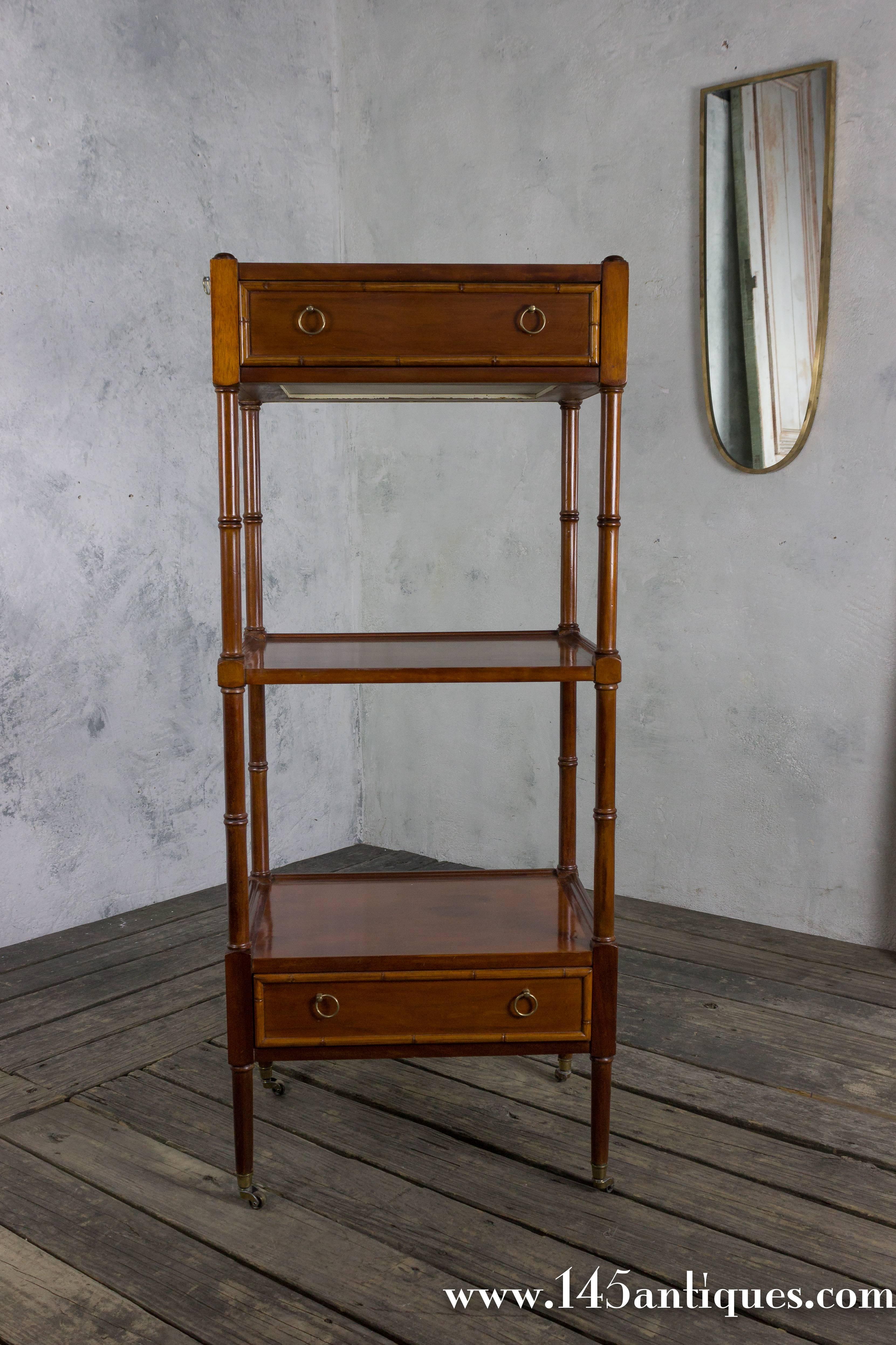 American 1940s Three-Tiered Mahogany Etagere For Sale 4