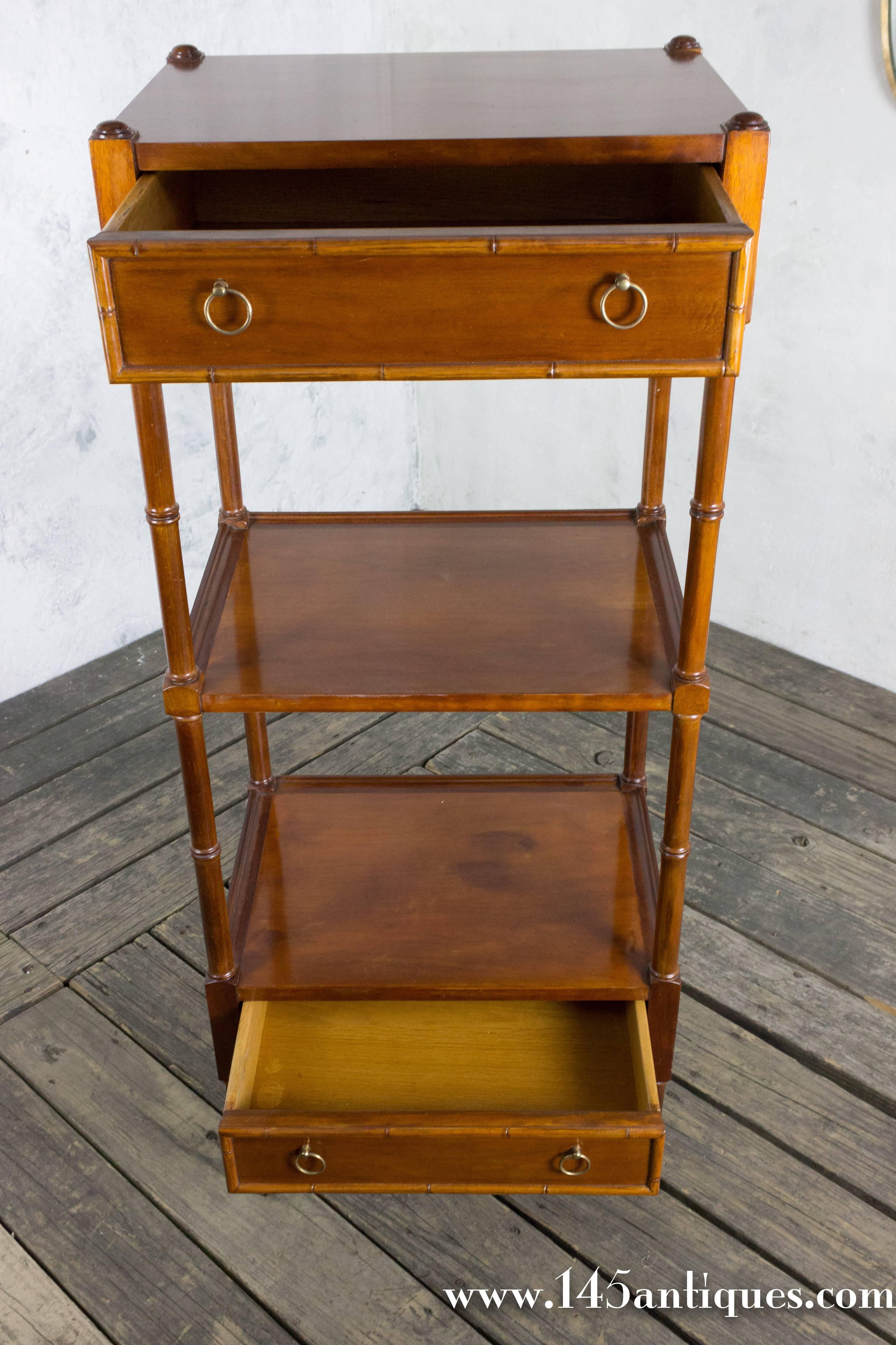 American 1940s Three-Tiered Mahogany Etagere For Sale 3