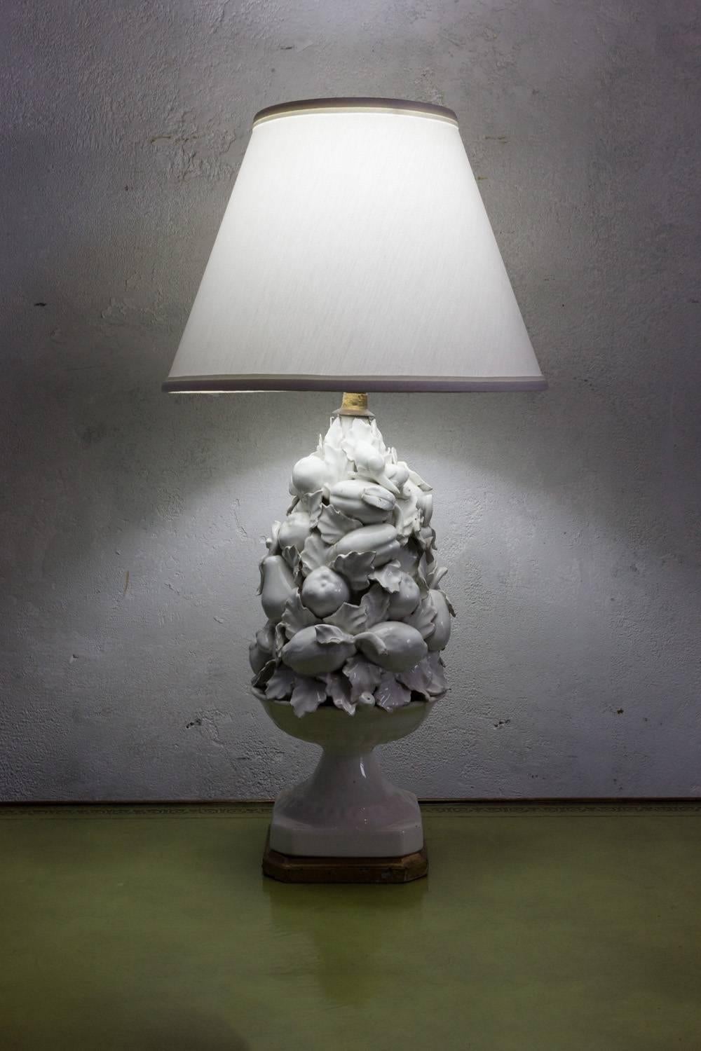 Spanish 1950s White Ceramic Table Lamp with Gilt Wooden Base 2