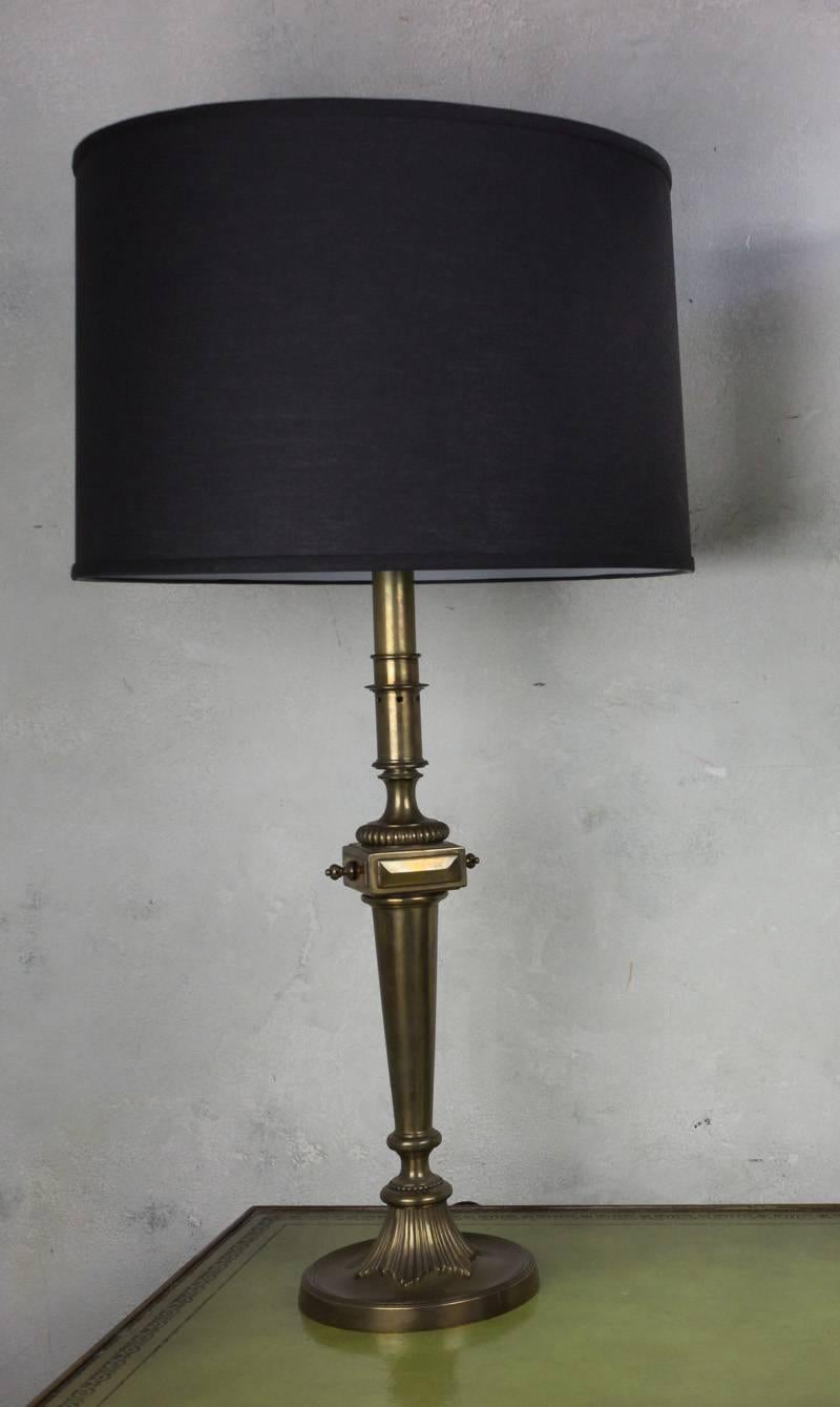 Pair of Brass Neoclassical Table Lamps In Good Condition For Sale In Buchanan, NY