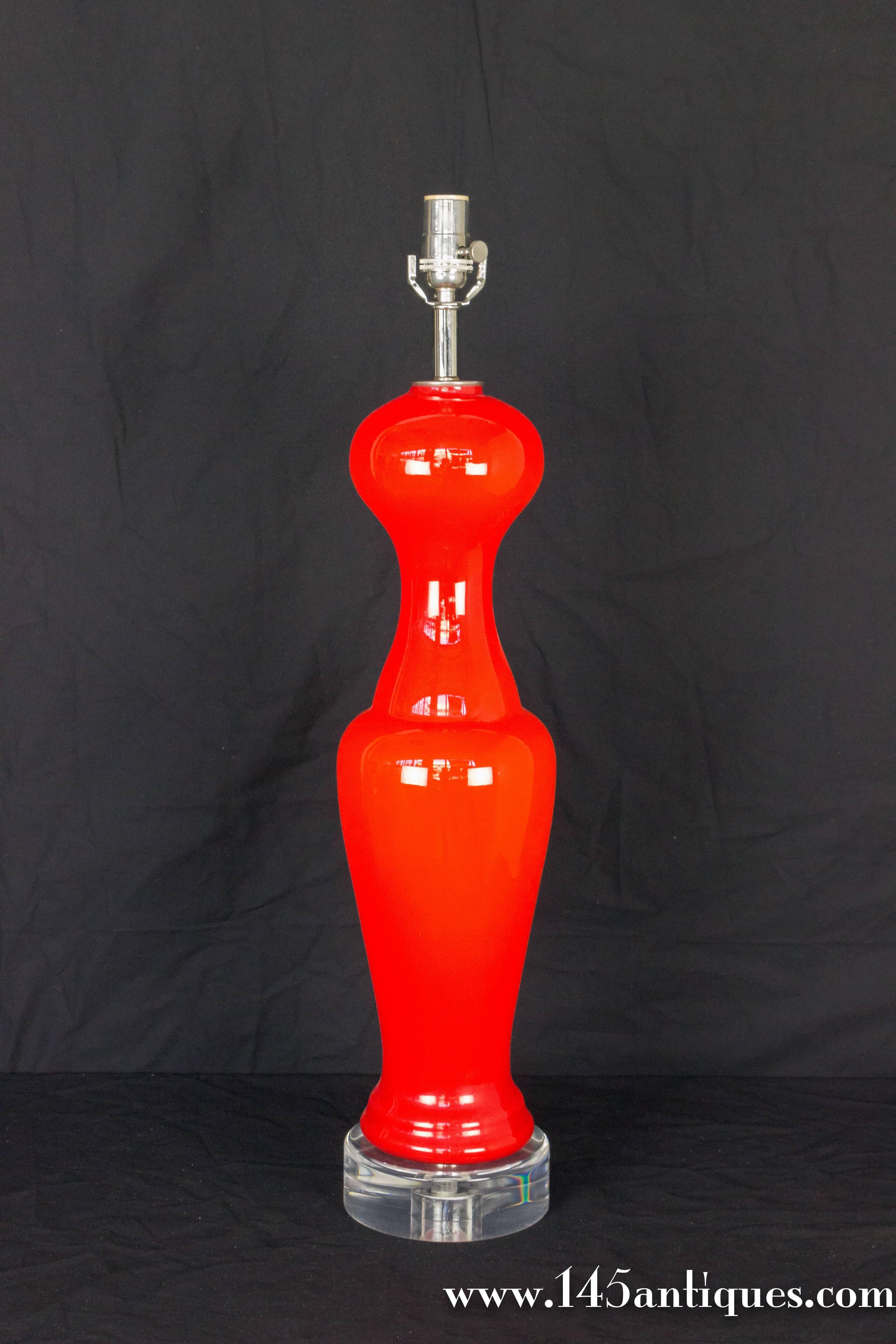 Paar Murano-Lampen aus mandarinenfarbenem Opalglas (Glas) im Angebot