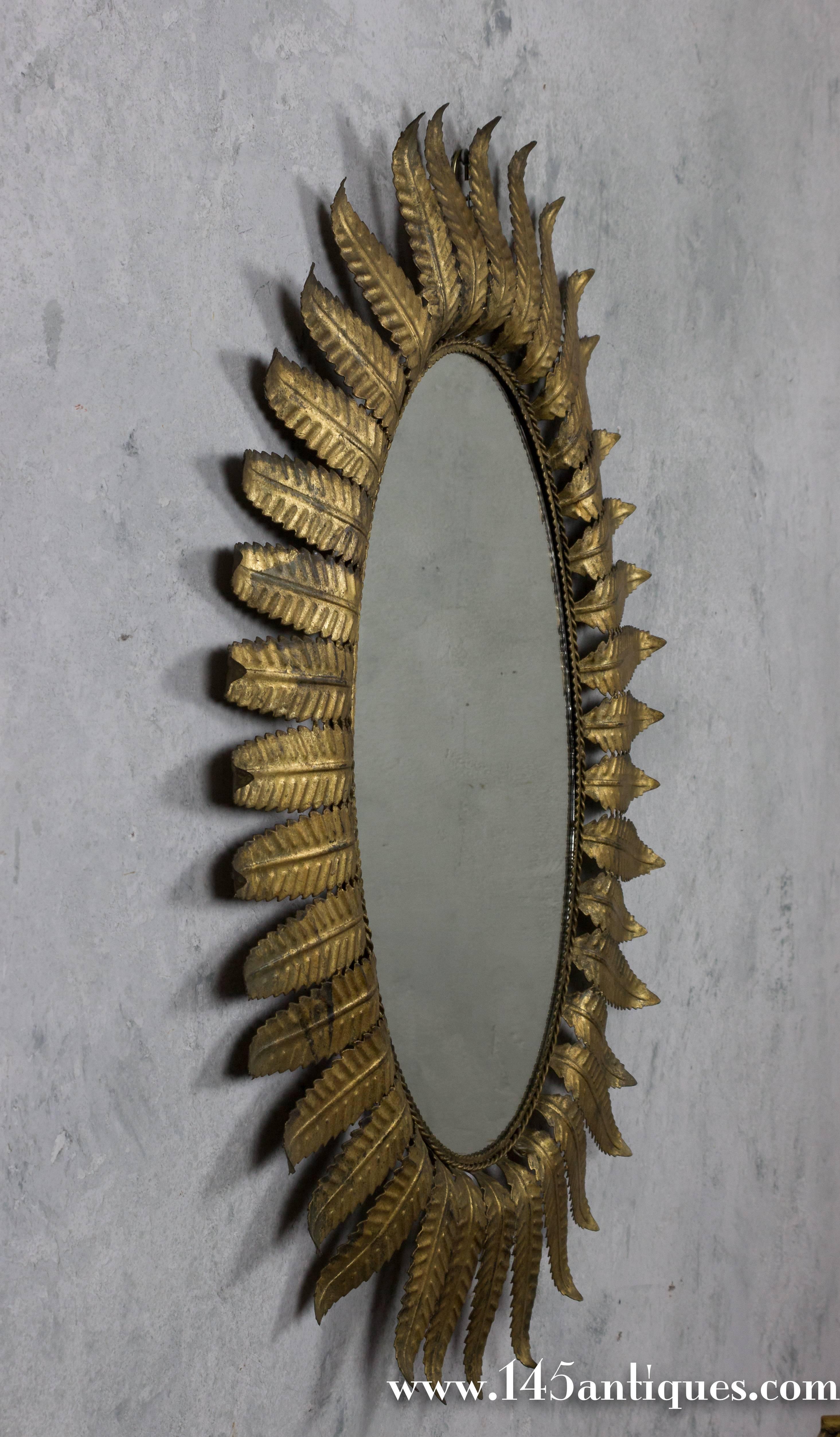 Large Oval Gilt Sunburst Mirror In Good Condition In Buchanan, NY