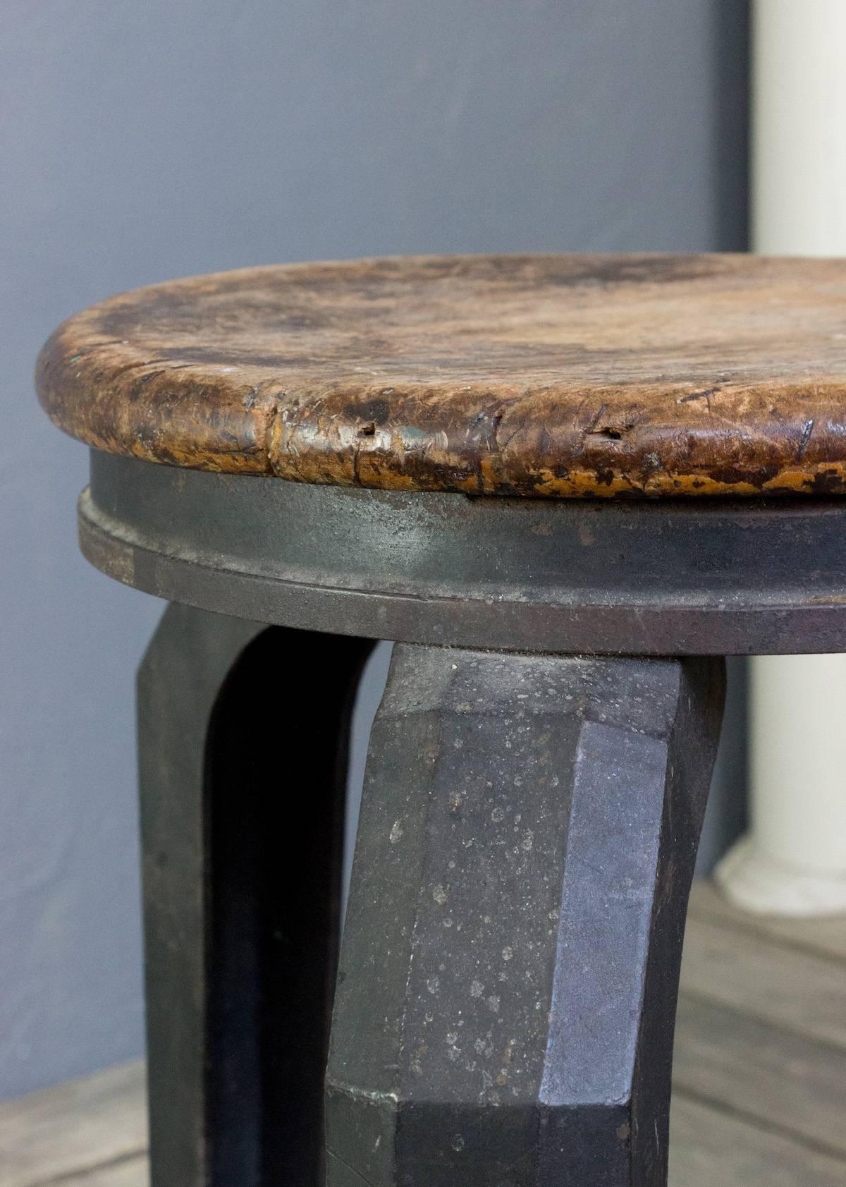 Industrial Cast Iron Pedestal In Distressed Condition For Sale In Buchanan, NY